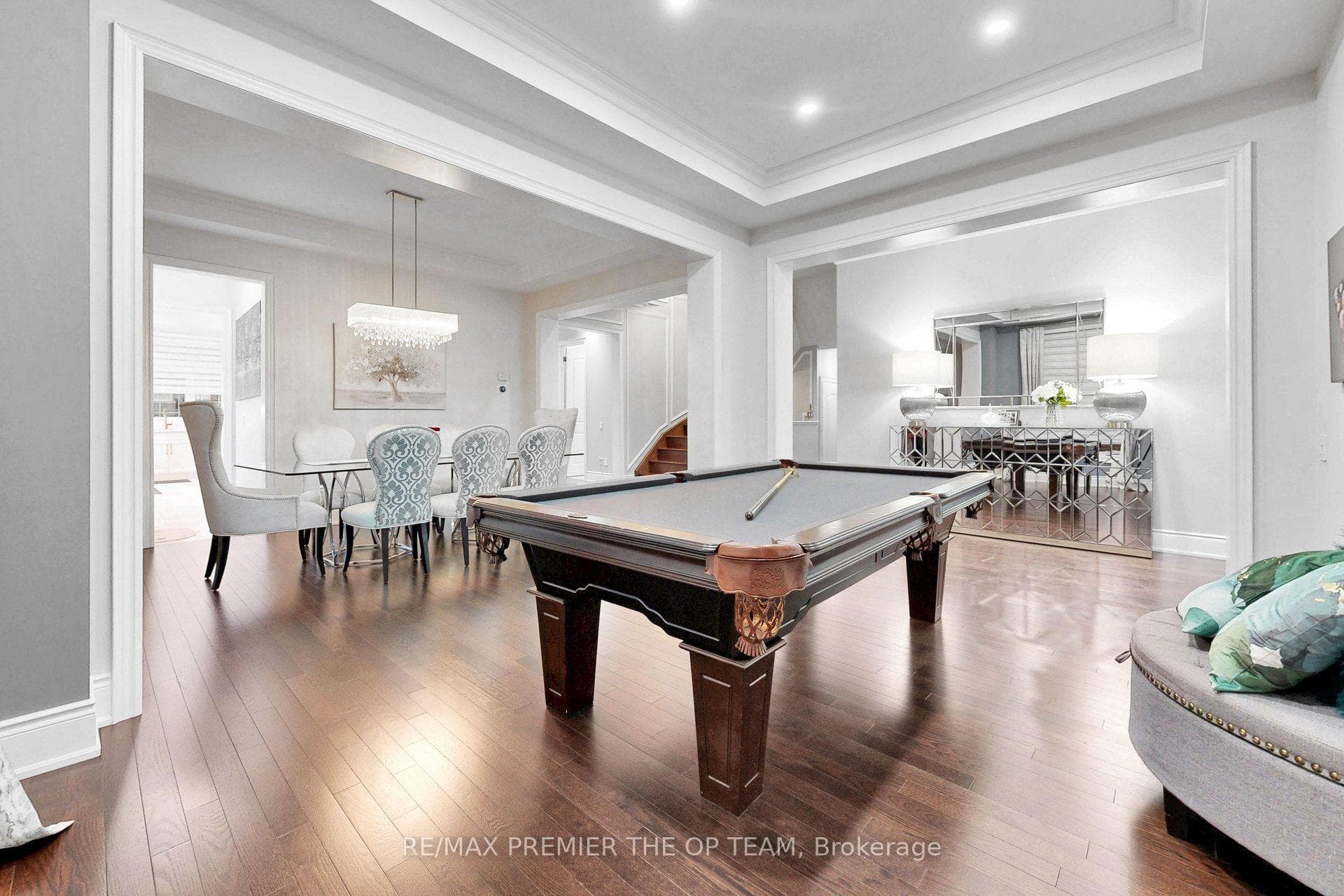 60 Chesney Crescent photo 9