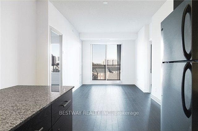 277 South Park Road Unit 705 photo 4