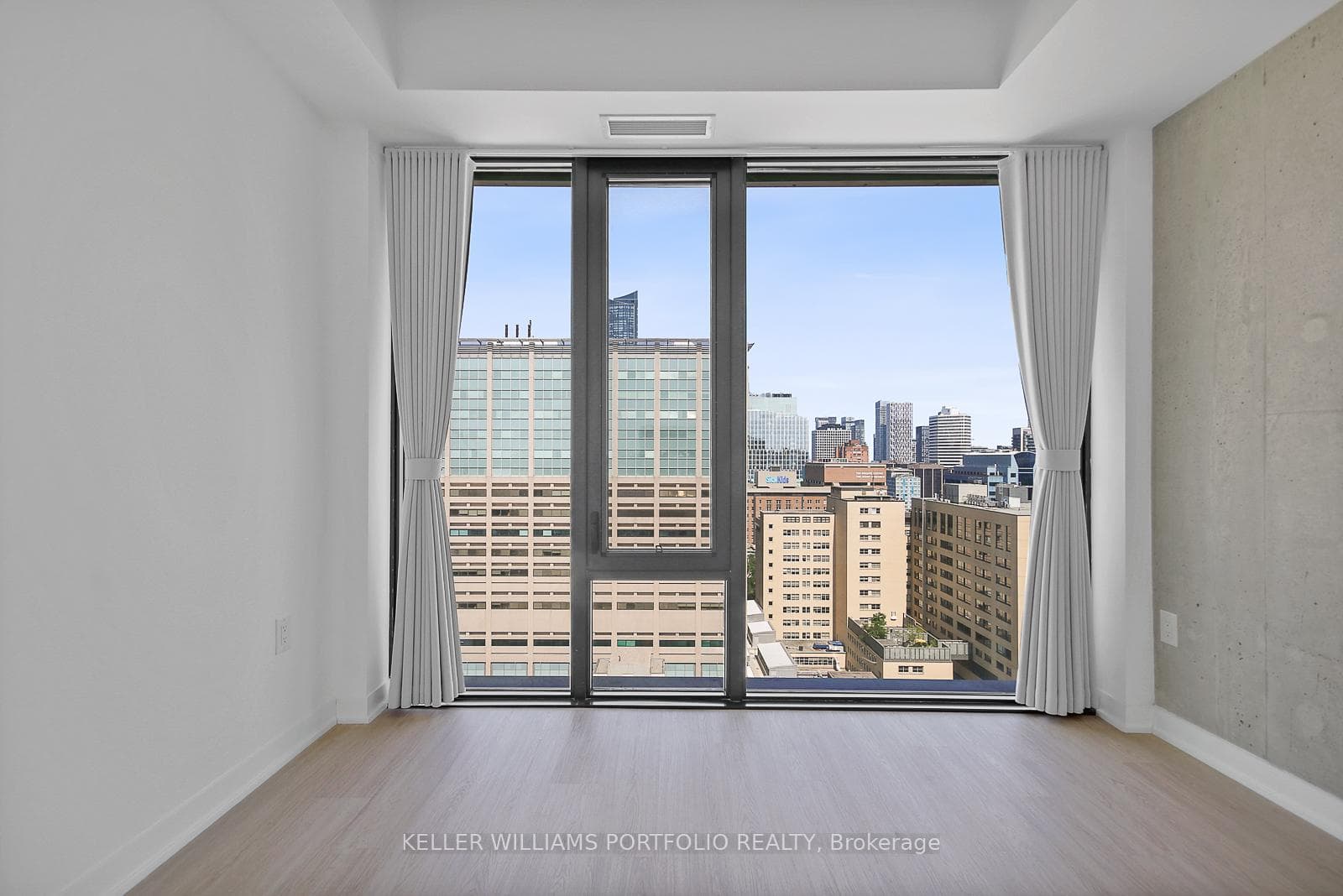 195 McCaul Street Unit 1803 photo 17
