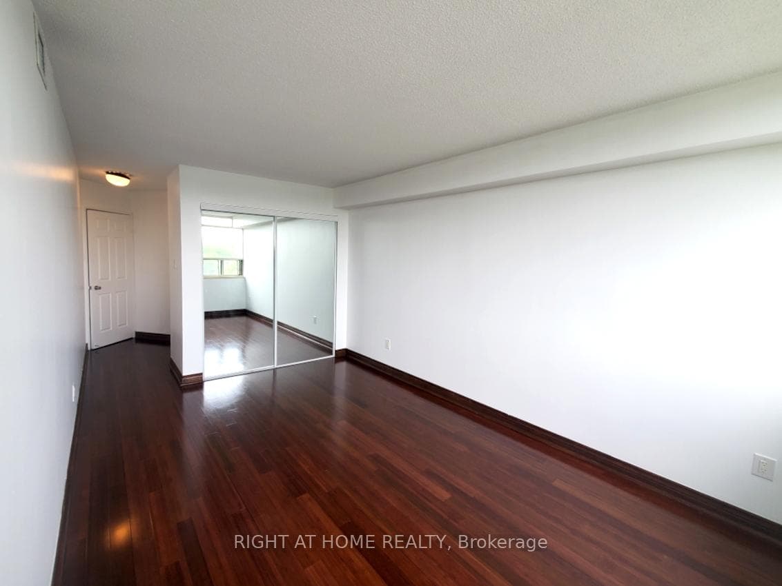 1300 Islington Avenue Unit 705 photo 12