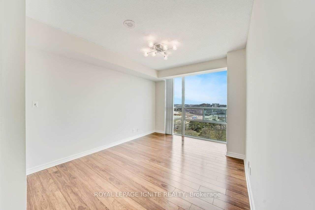 68 GRANGEWAY Avenue Unit 1509 photo 13