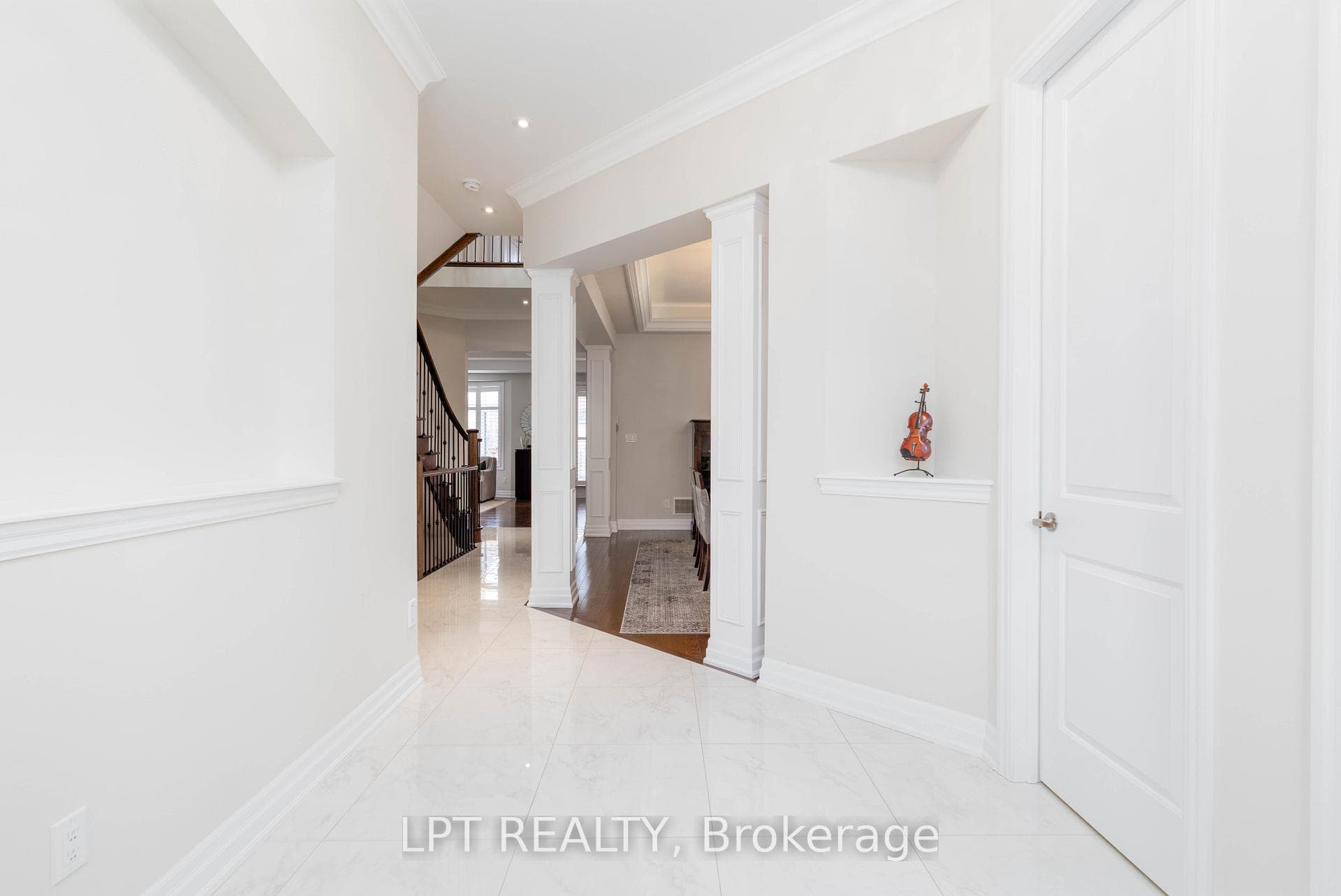 113 Burns Boulevard photo 5