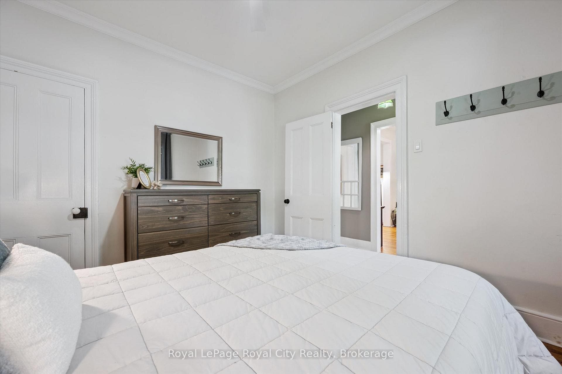 164 King Street photo 26