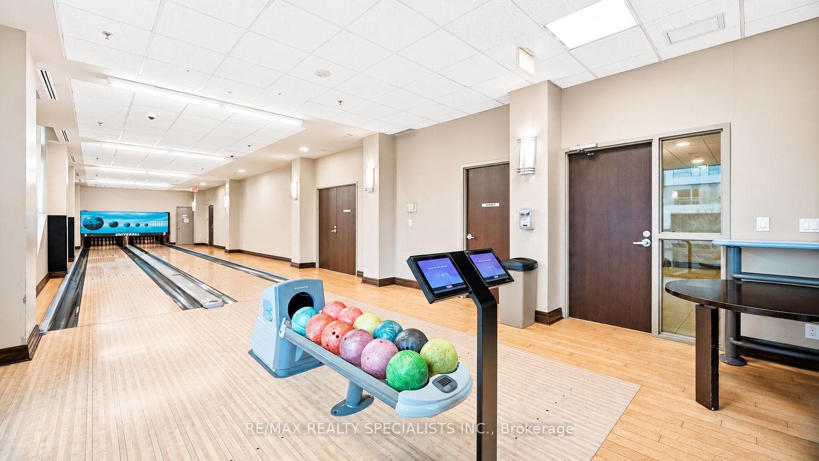 335 Rathburn Road Unit 707 photo 17