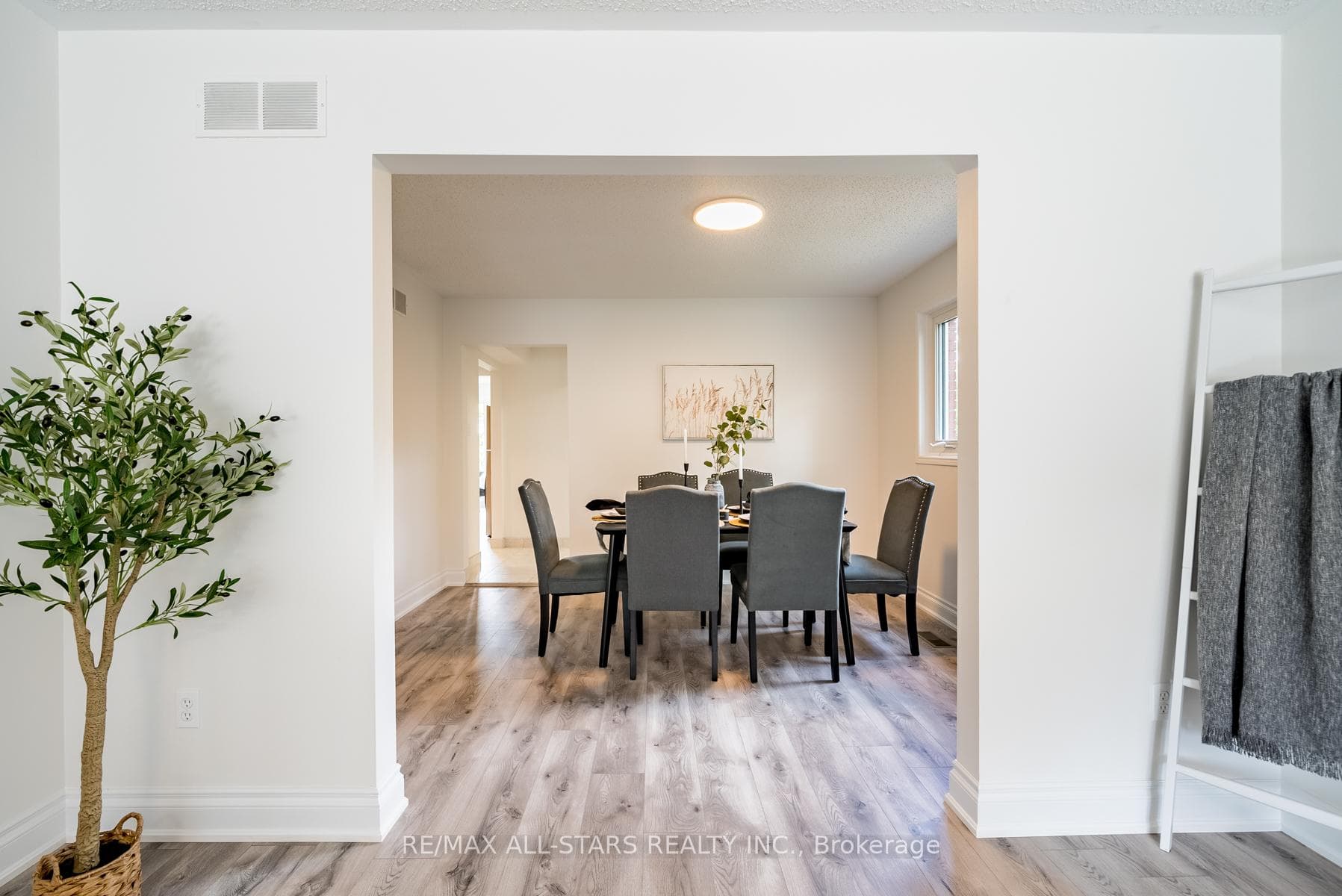 5 Edinborough Avenue photo 9