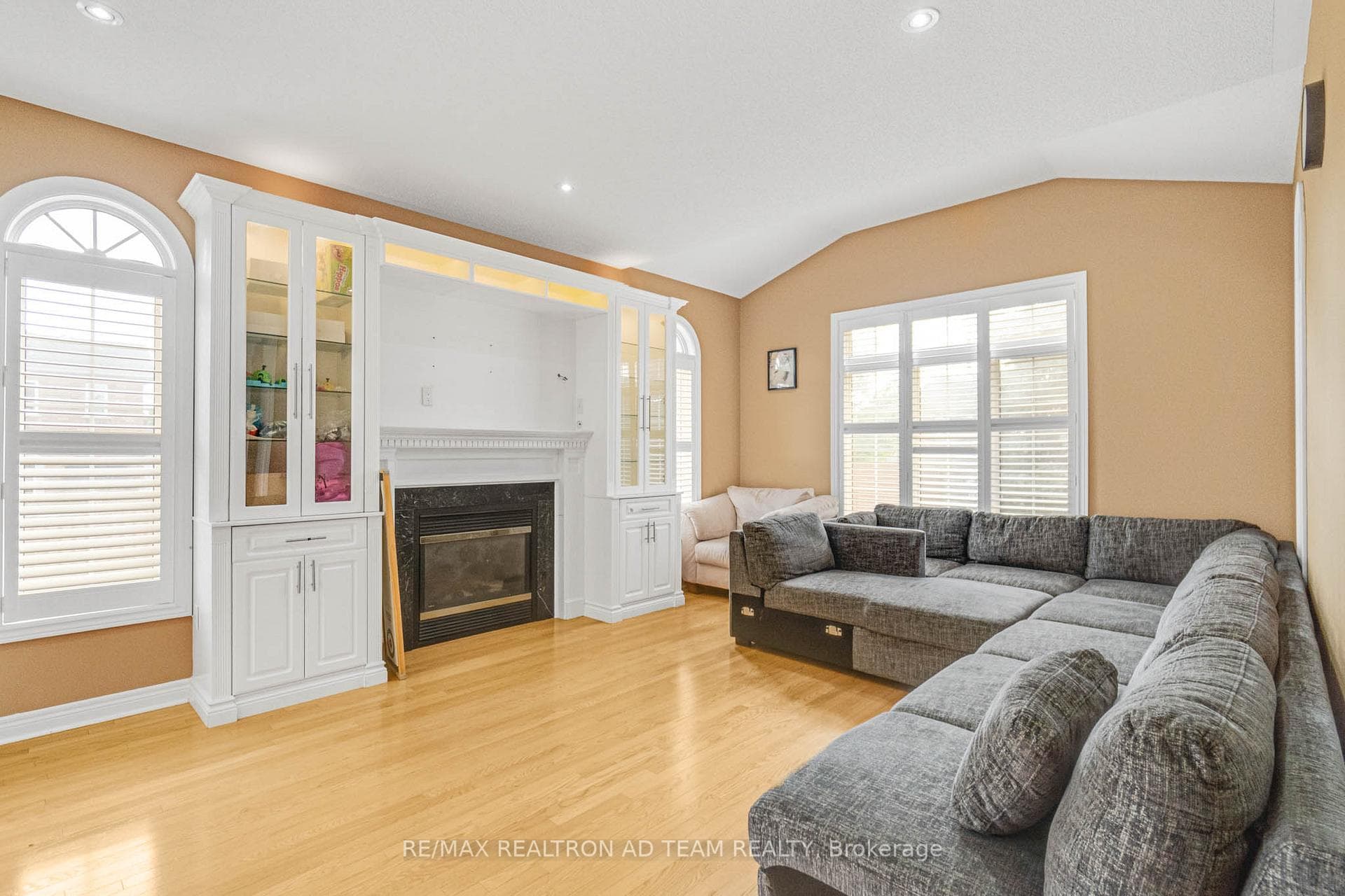 498 Tremblant Court photo 10