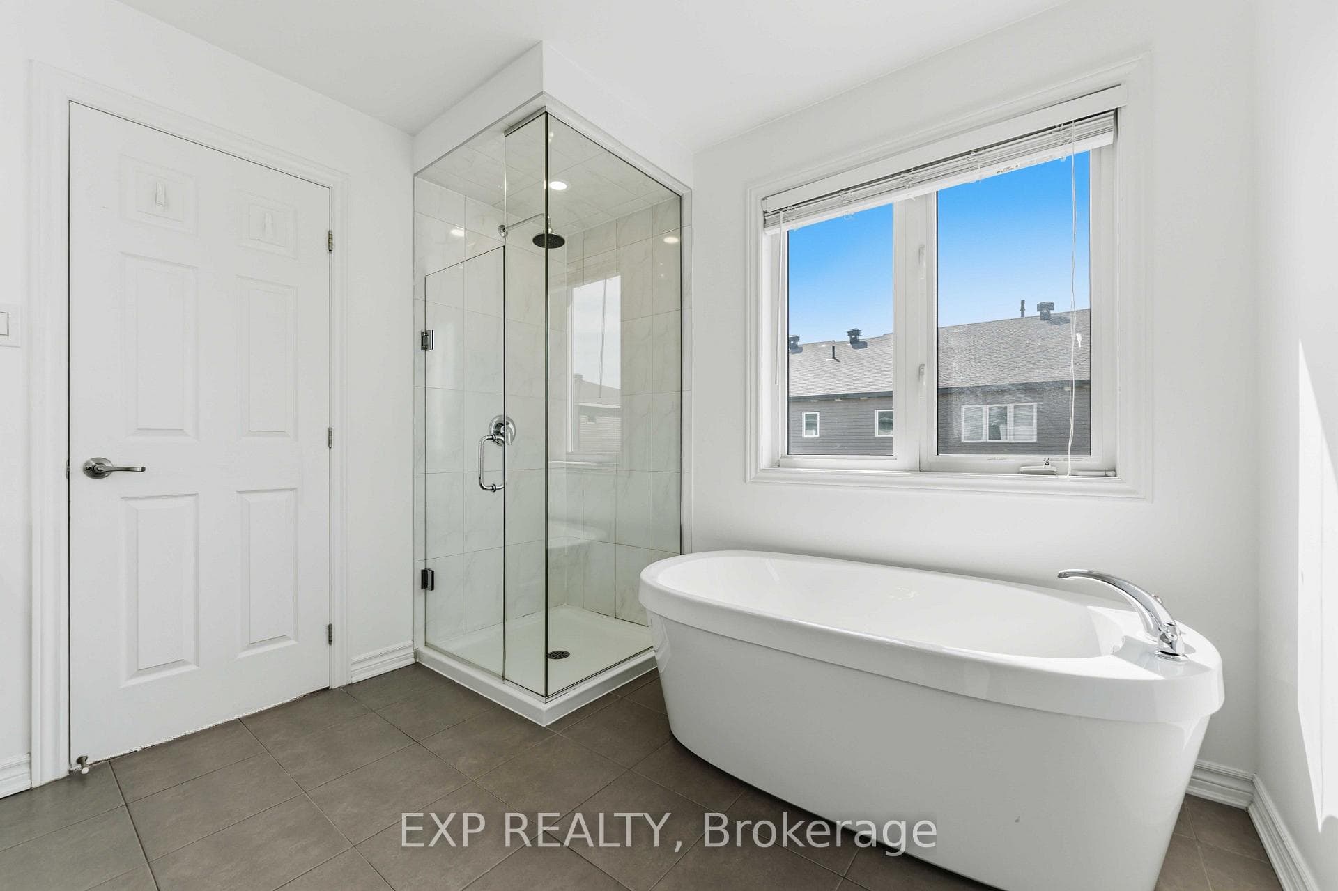 82 Buffalograss Crescent photo 24