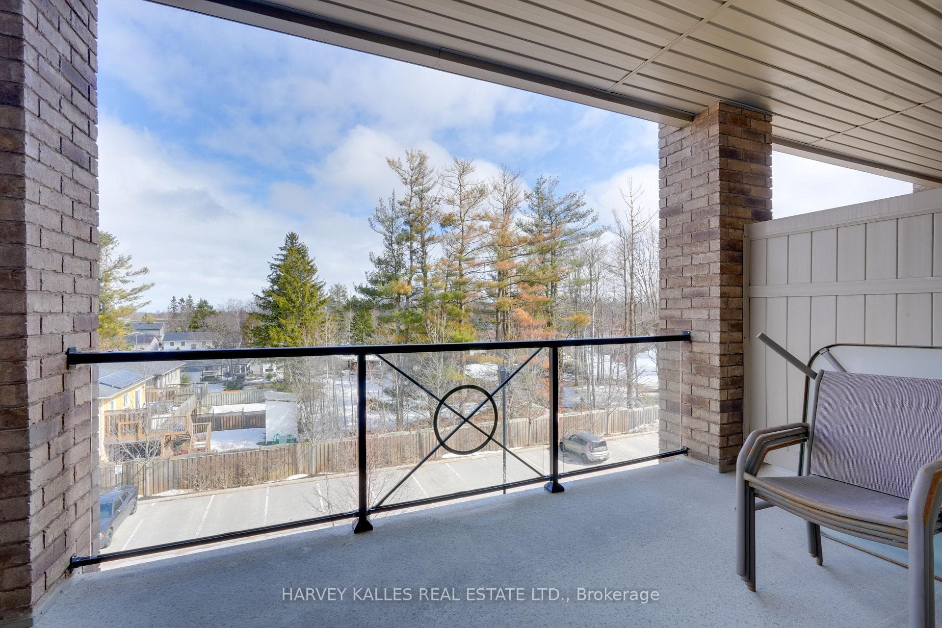 45 Ferndale Drive Unit 303 photo 26