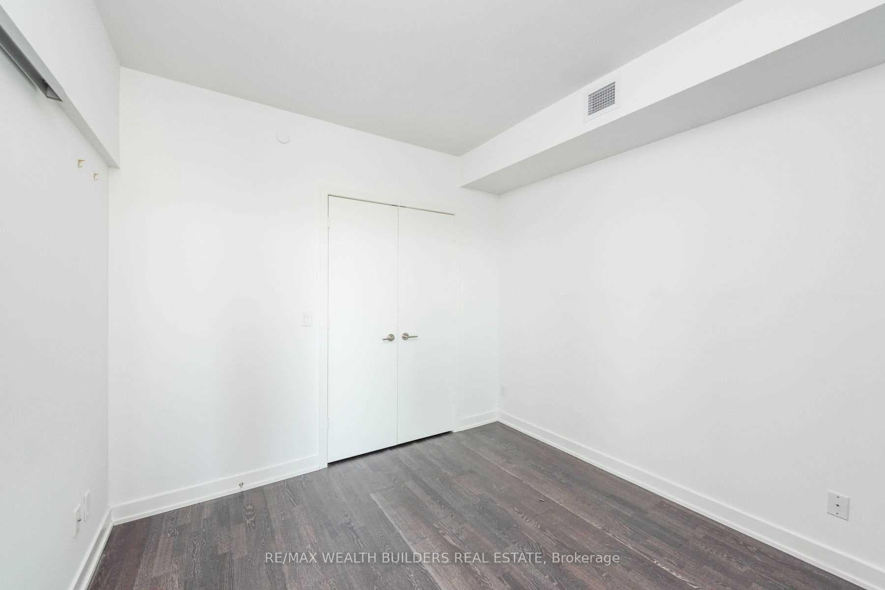 501 St Clair Avenue Unit 1503 photo 17