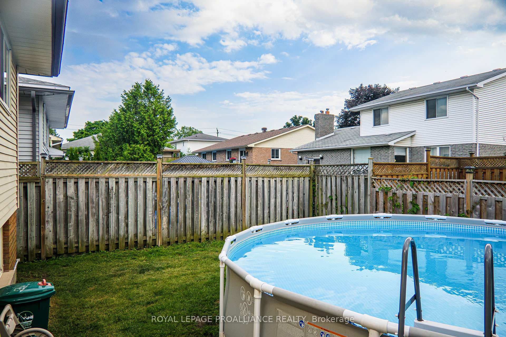 11 Springbrook Crescent photo 43