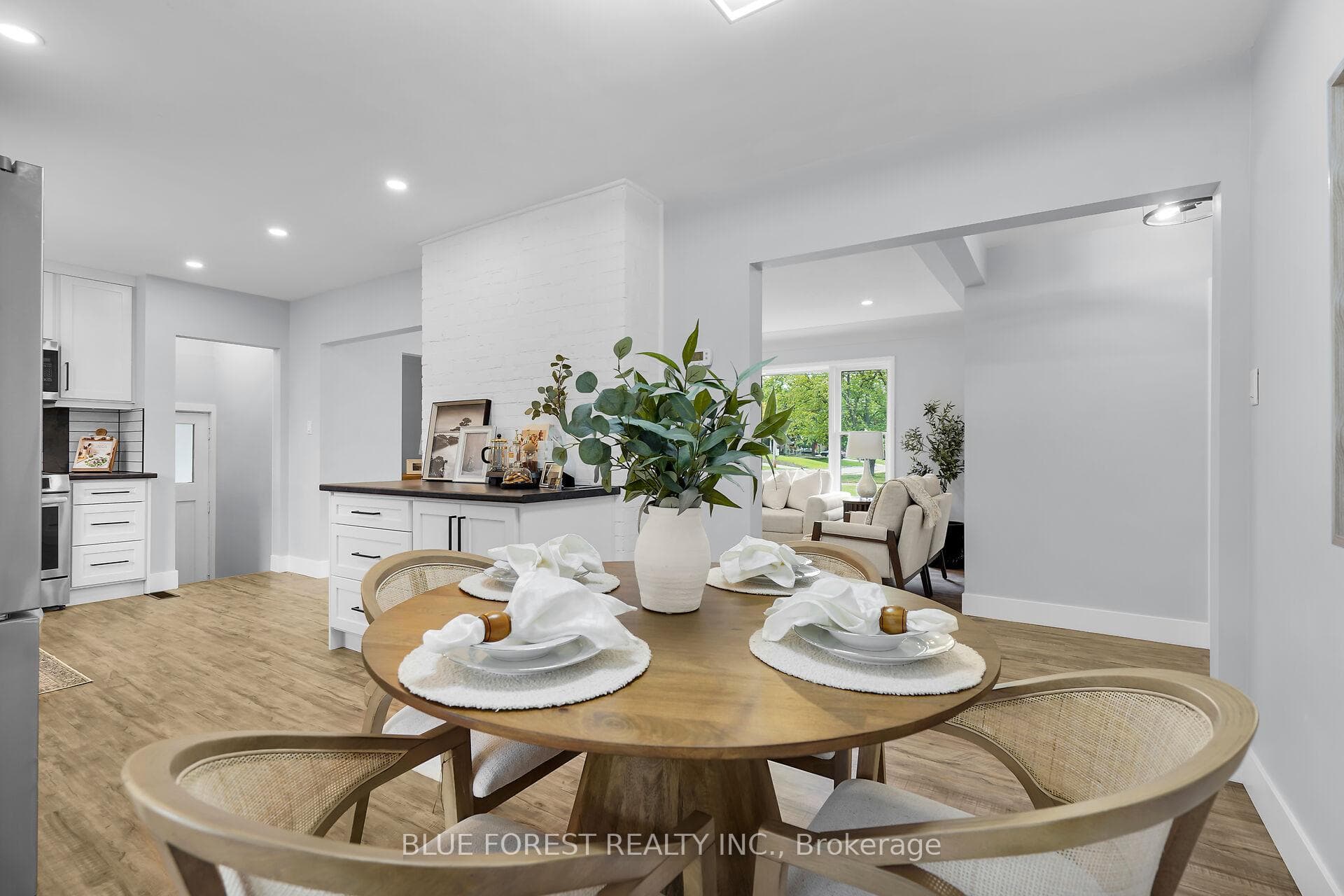 1418 Woodbine Street photo 17