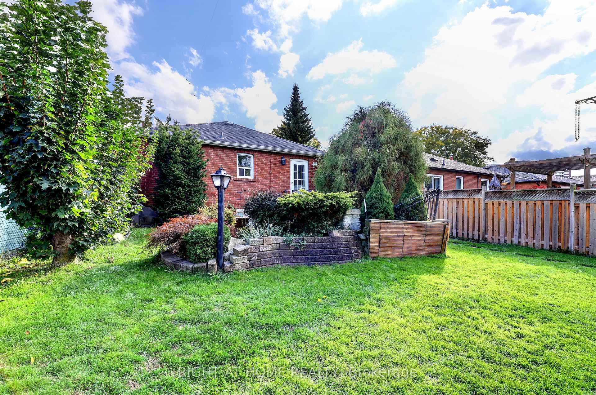 56 Cynthia Road photo 28
