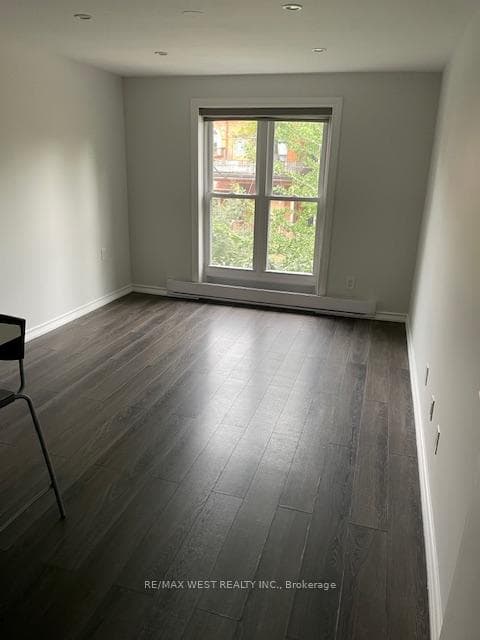 13 Sorauren Avenue Unit 2 photo 3