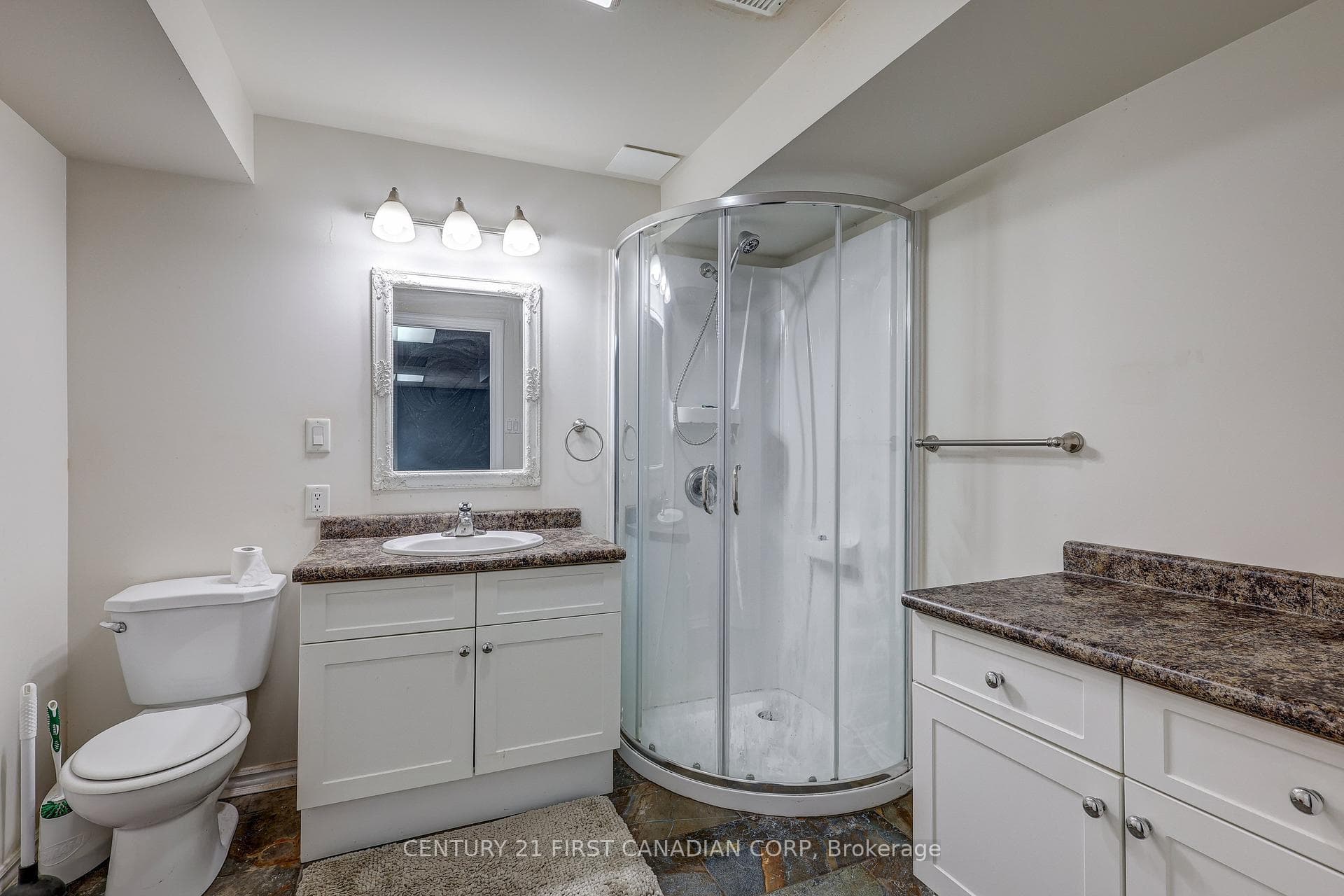 1558 Evans Boulevard photo 26