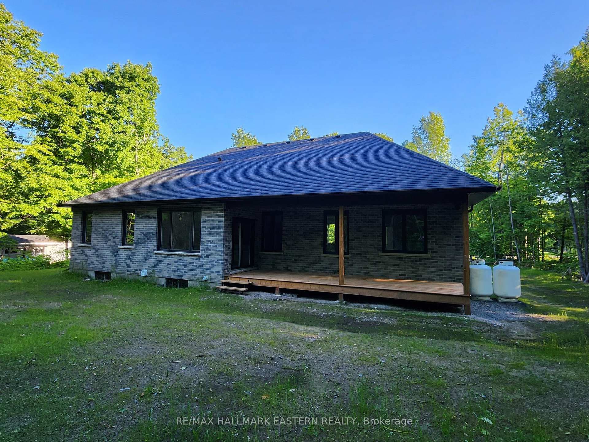 11 Maplewood Court photo 33