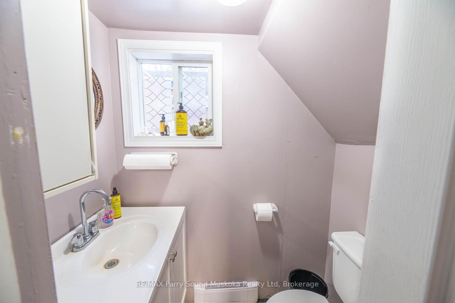 156 Ontario Street photo 13