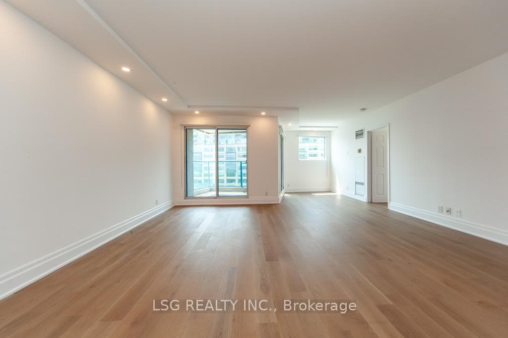 99 Harbour Square Unit 812 photo 10