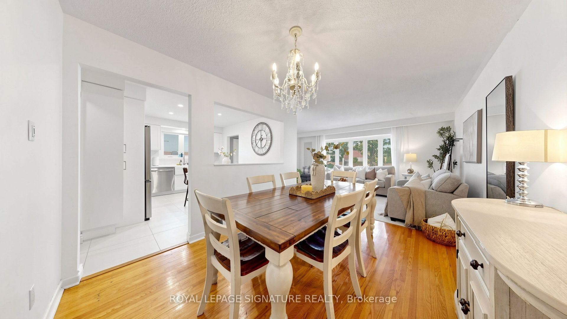 134 Oakmeadow Boulevard photo 4