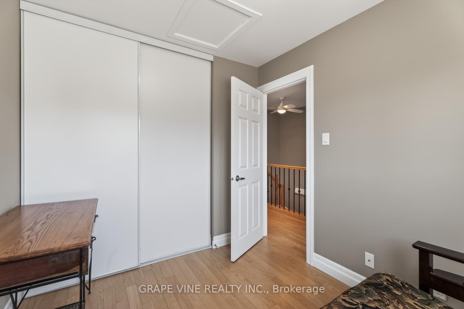 142 College Circle photo 25