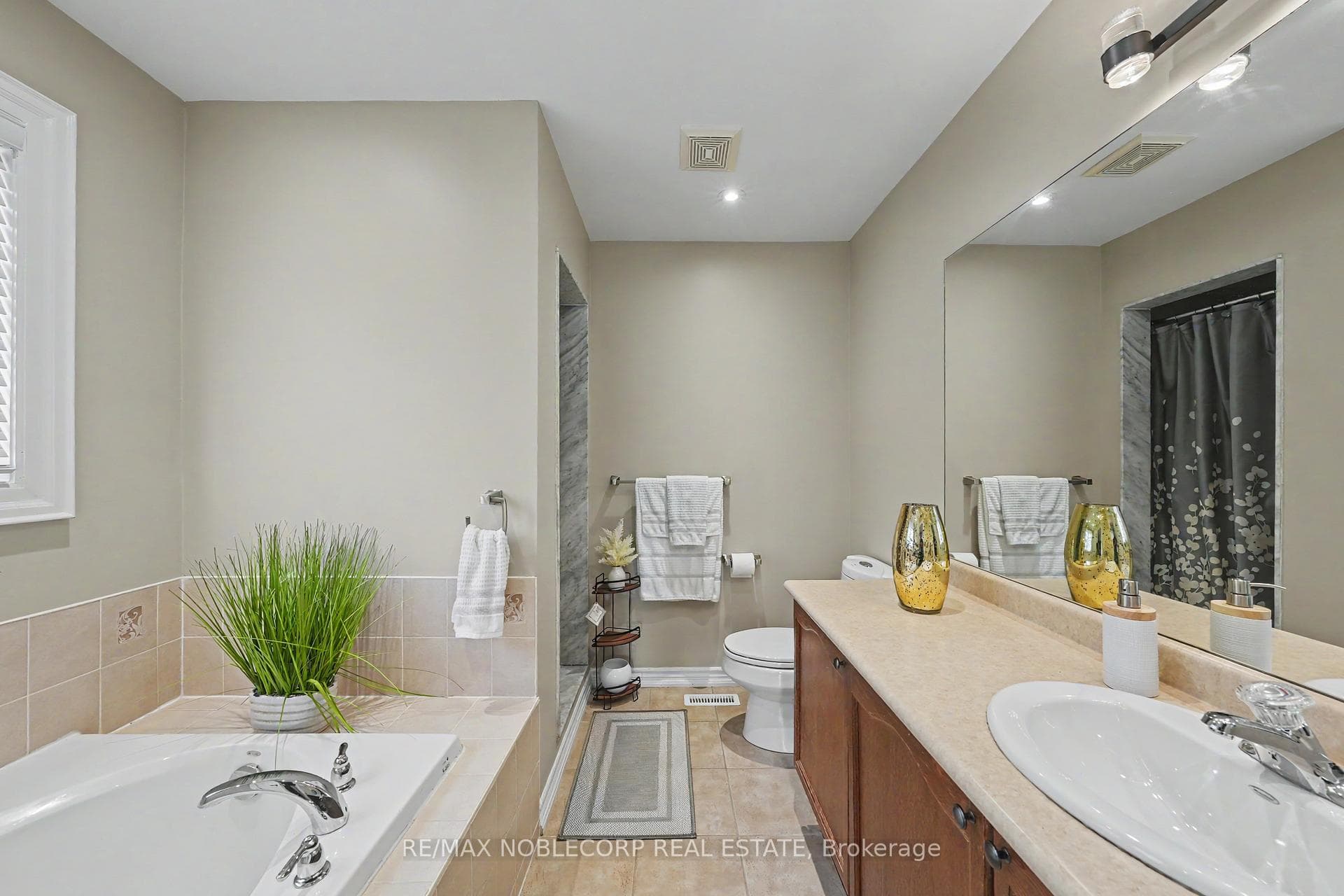 37 Christensen Avenue photo 27