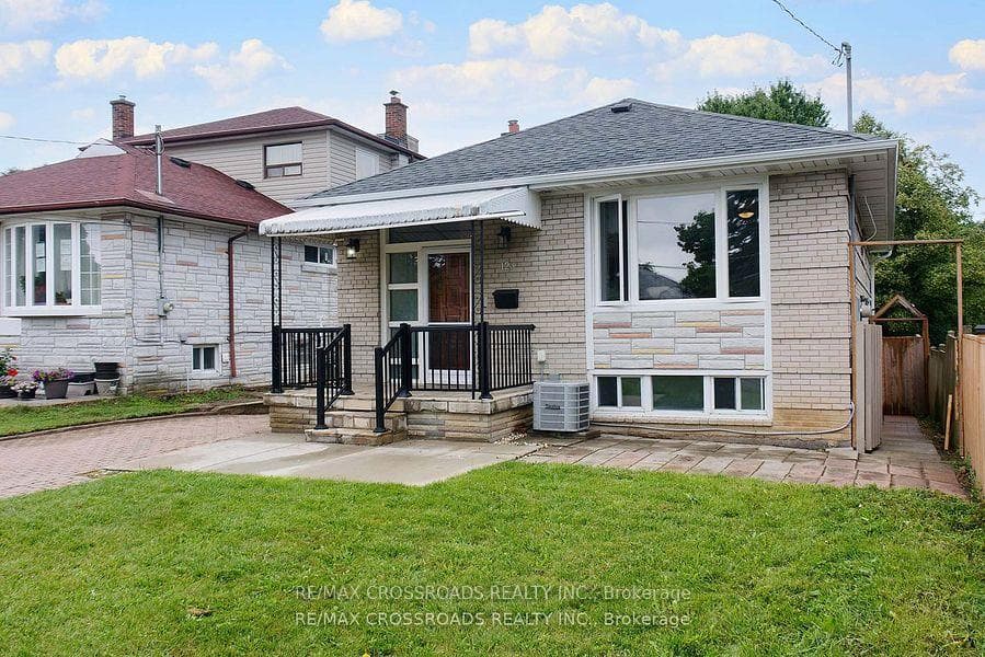 126 Citadel Drive photo 2