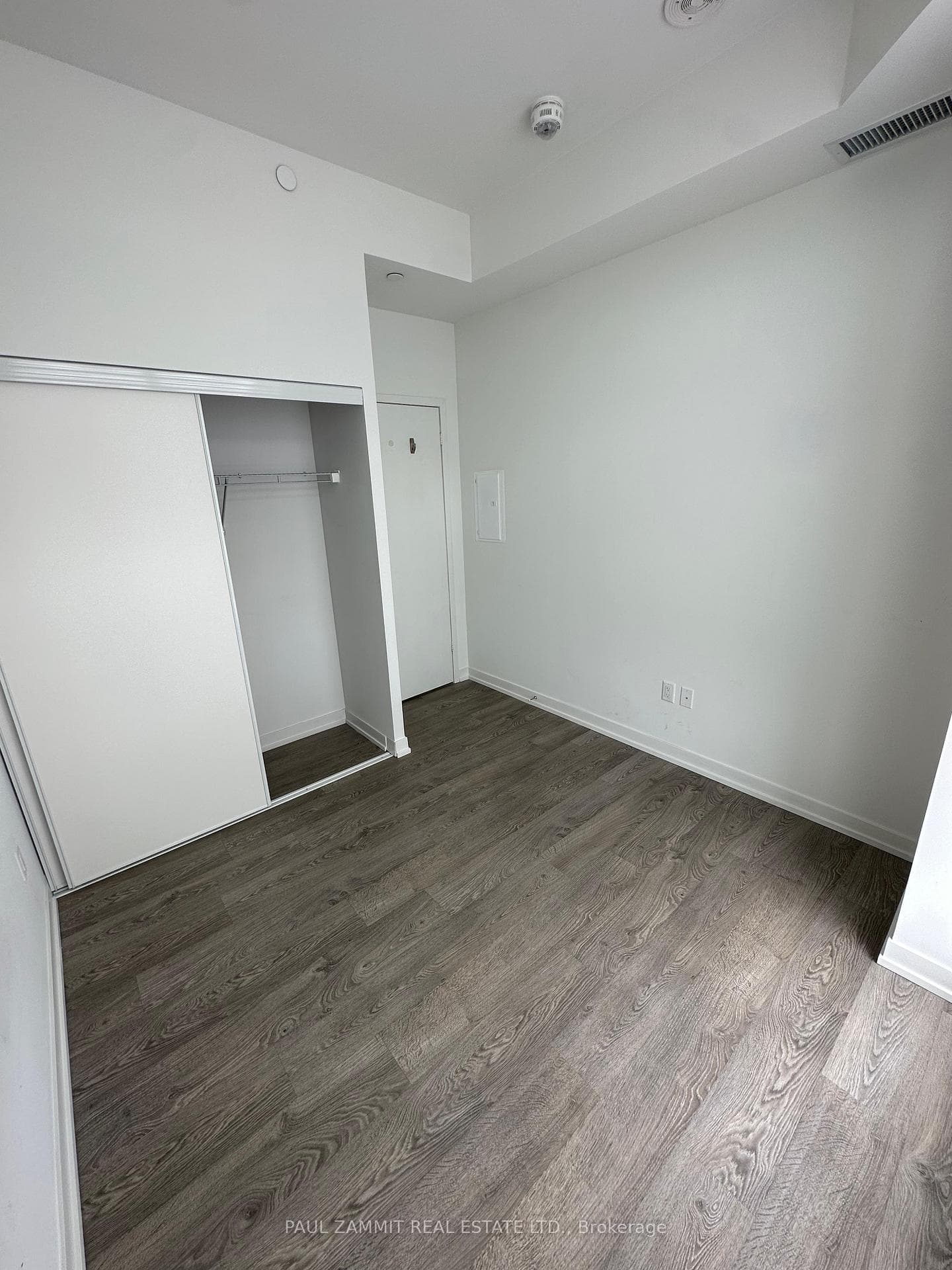 8868 Yonge Street Unit 1702E photo 10