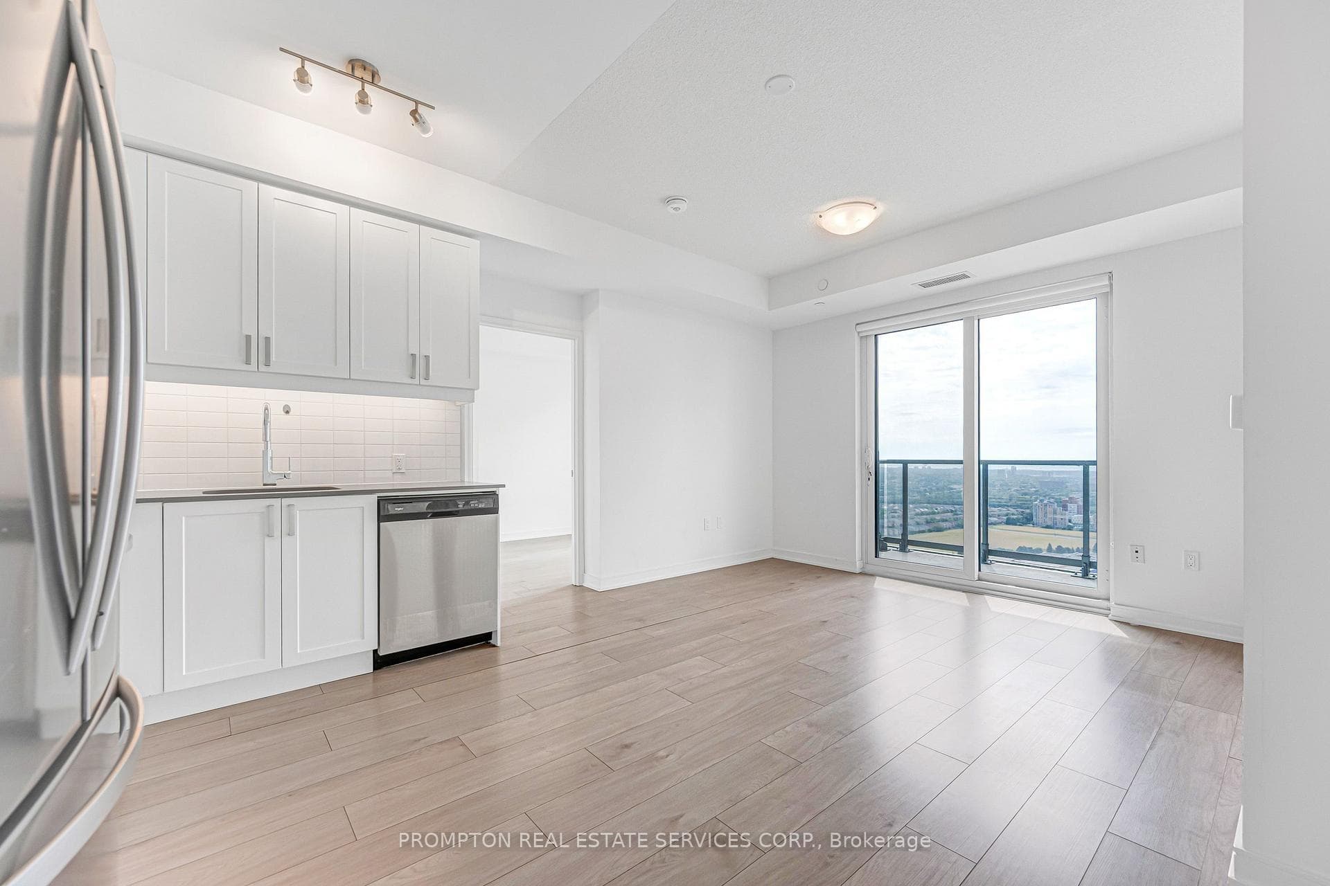 8 Nahani Way Unit 3320 photo 4