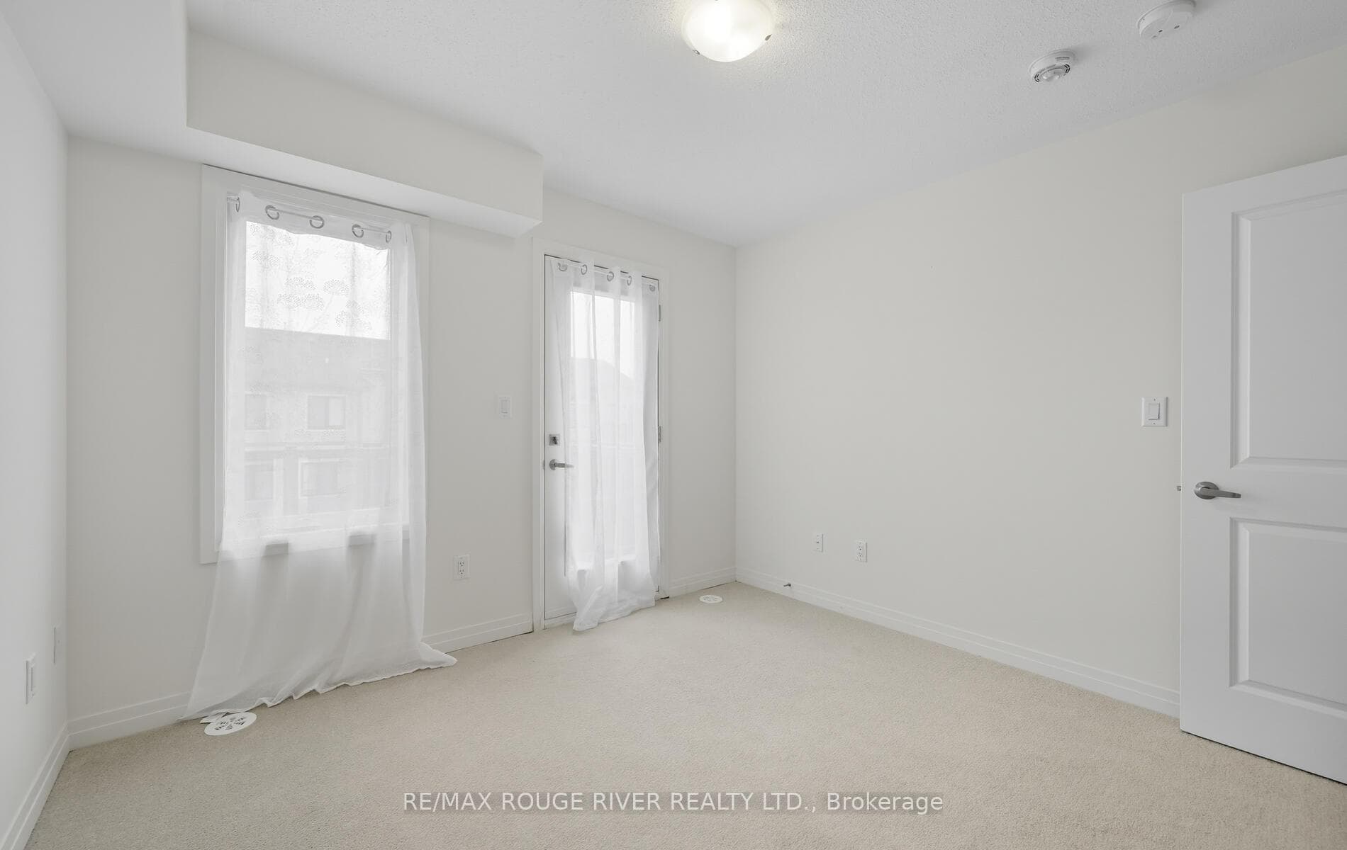 6 Lookout Drive Unit D photo 32