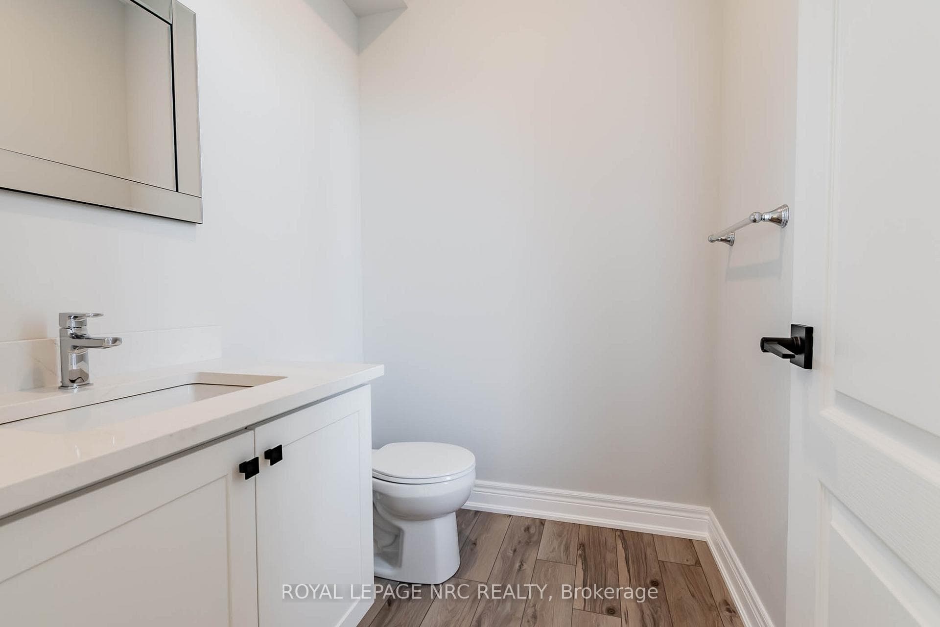 121A MOFFATT Street Unit 23 photo 15