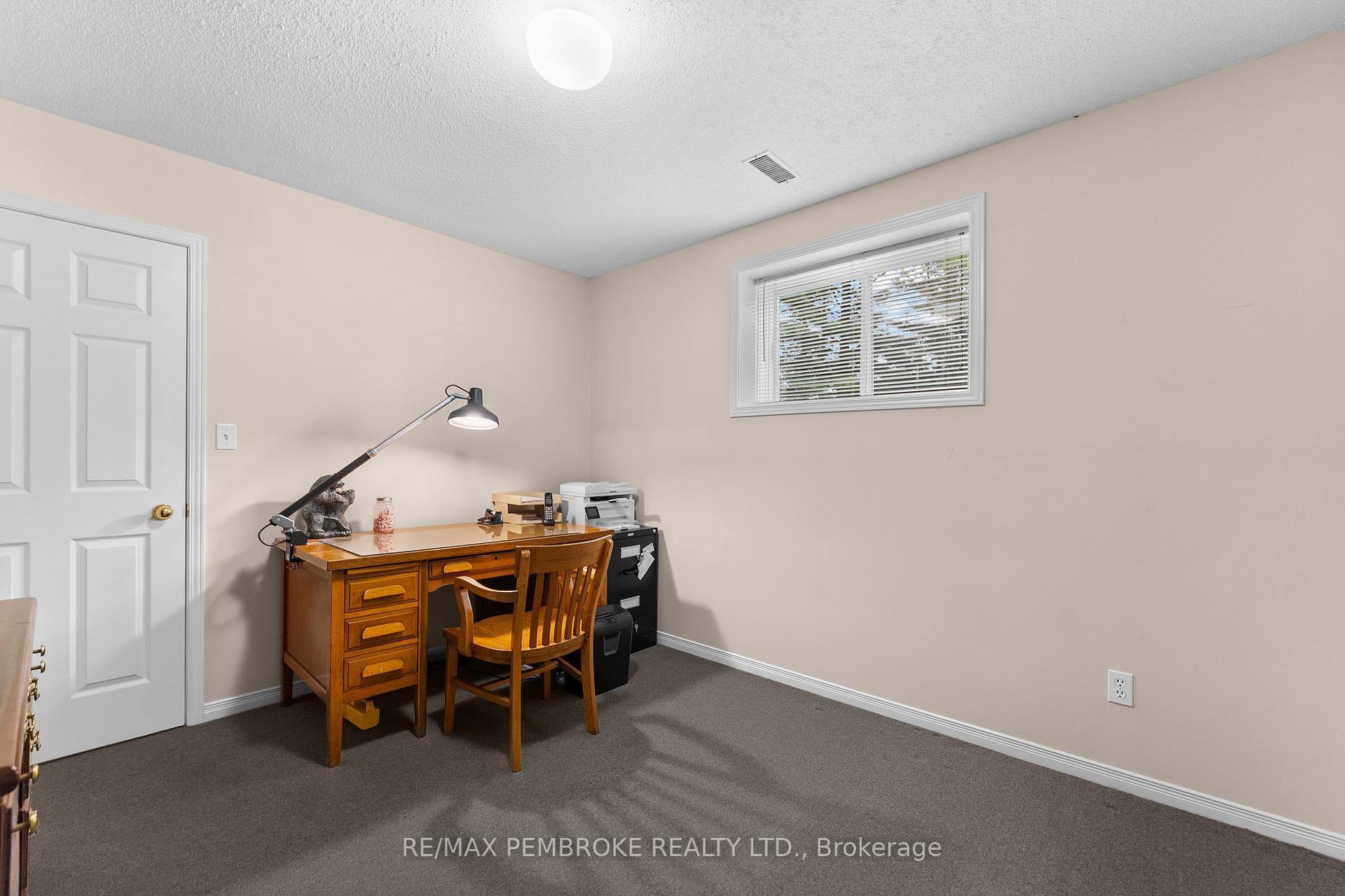 44 Ravenwood Crescent photo 34
