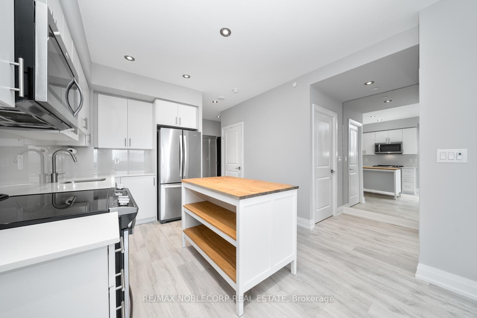3700 Highway 7 Road Unit 1706 photo 21