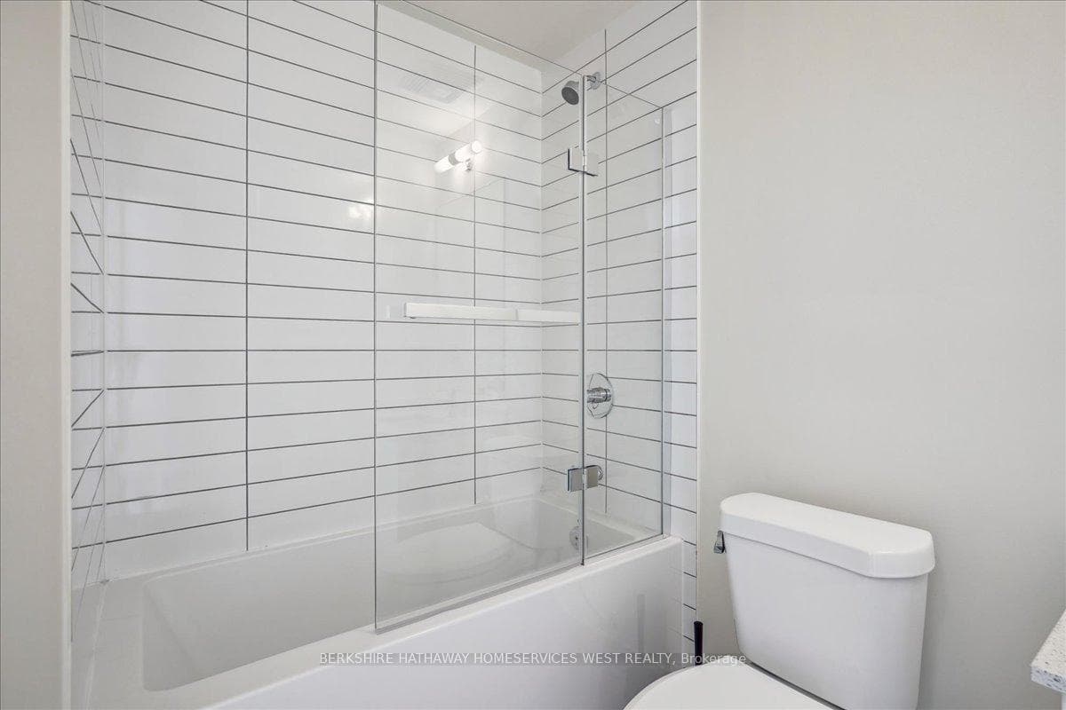 509 DUNDAS Street Unit 103 photo 17