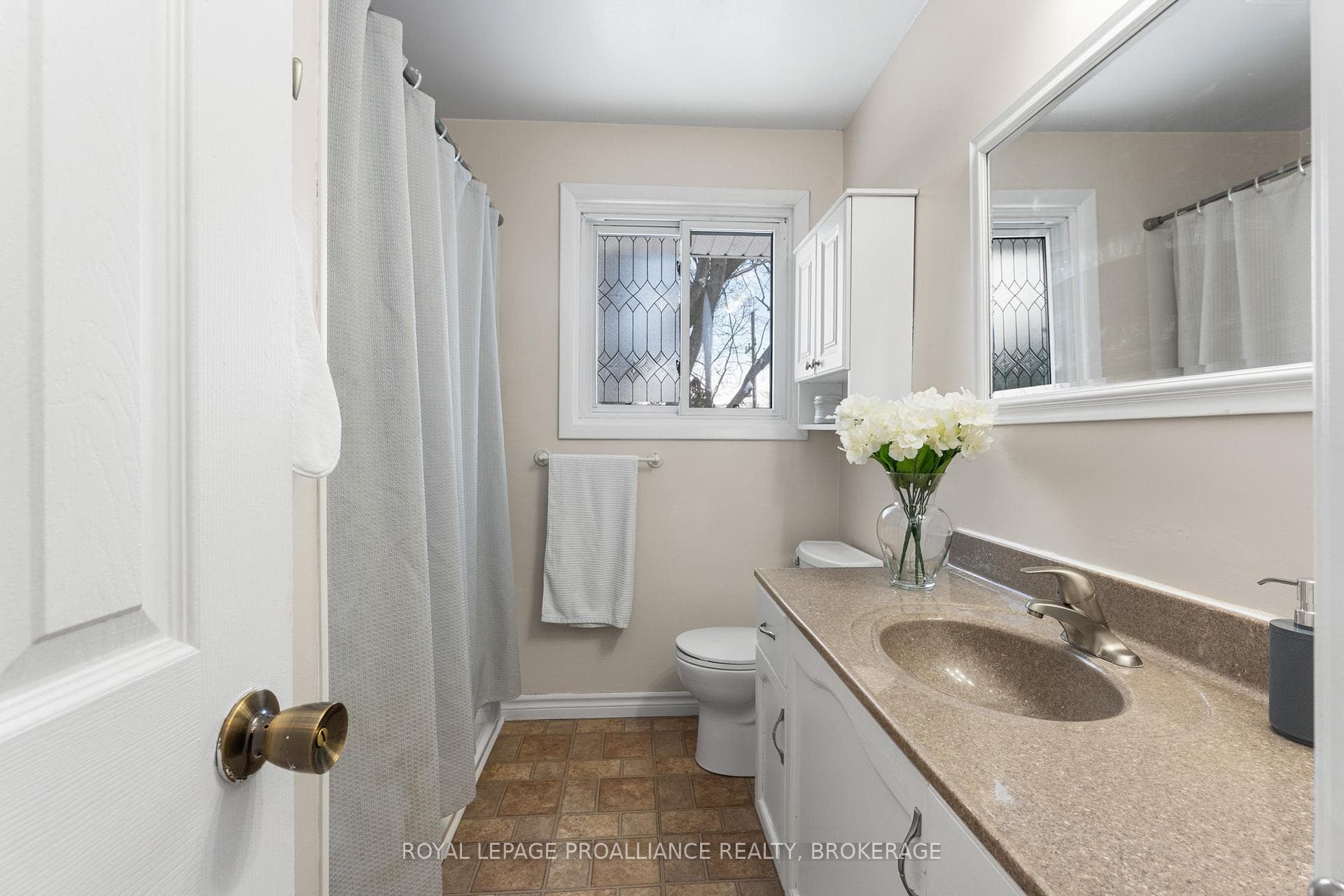 296 Olympus Avenue photo 22