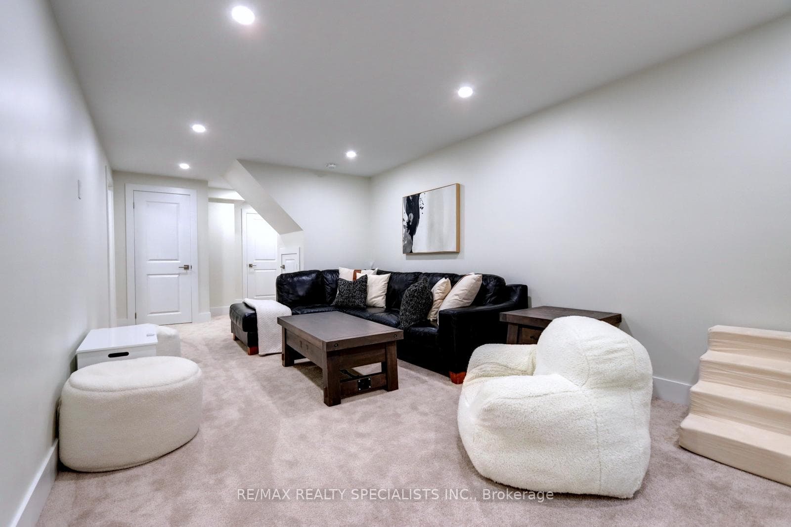 25 Rushmore Crescent photo 36
