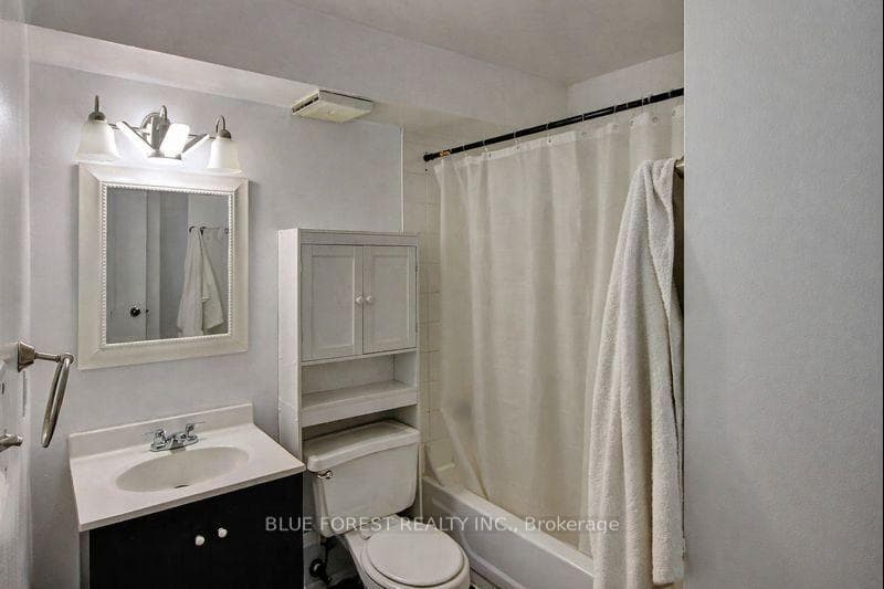 739 Deveron Crescent Unit 209 photo 7