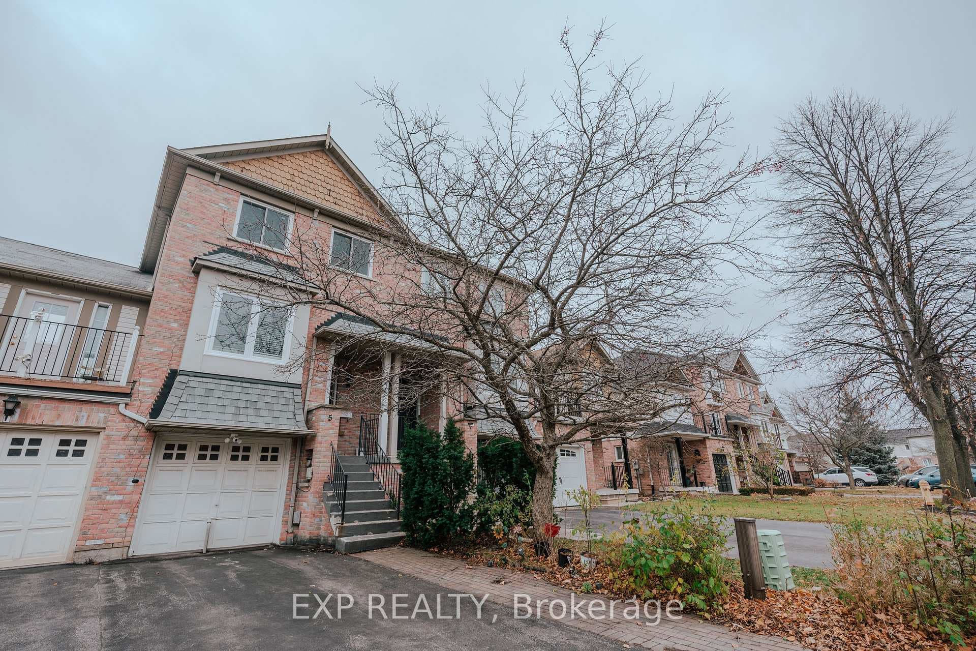 5 Schouten Crescent photo 2