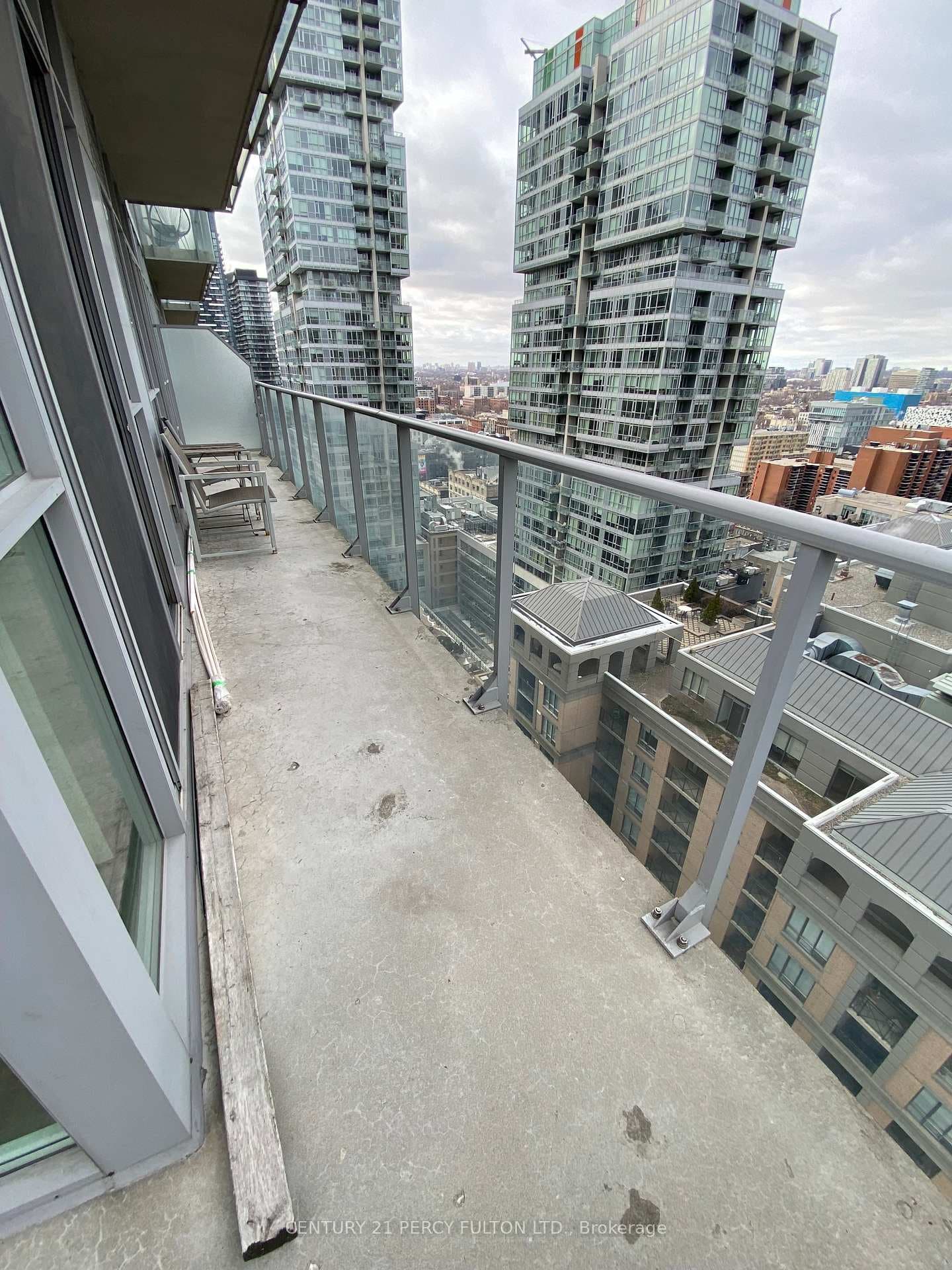 126 Simcoe Street Unit 2207 photo 27