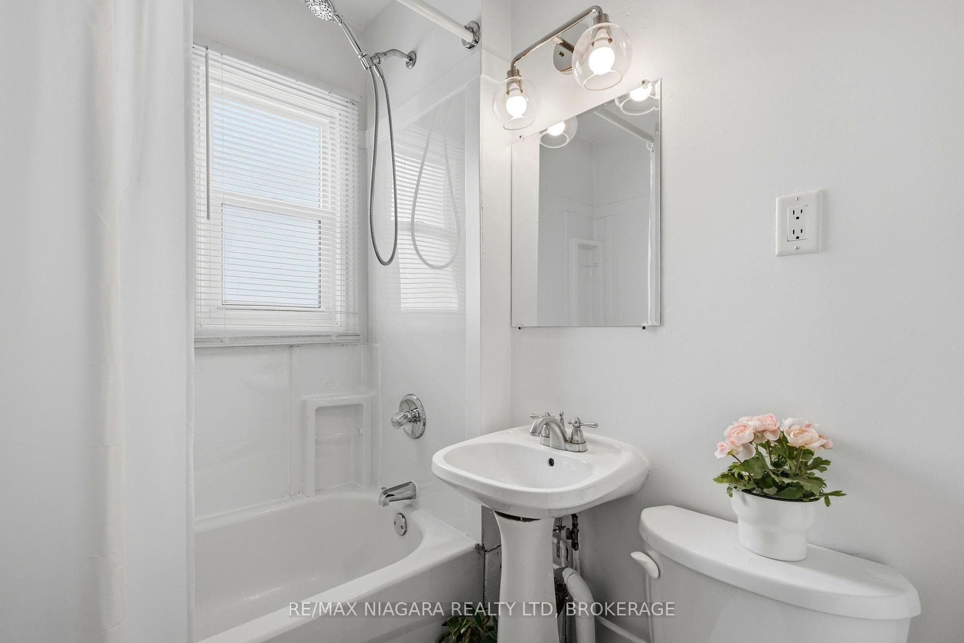Bright 4pc. Bathroom