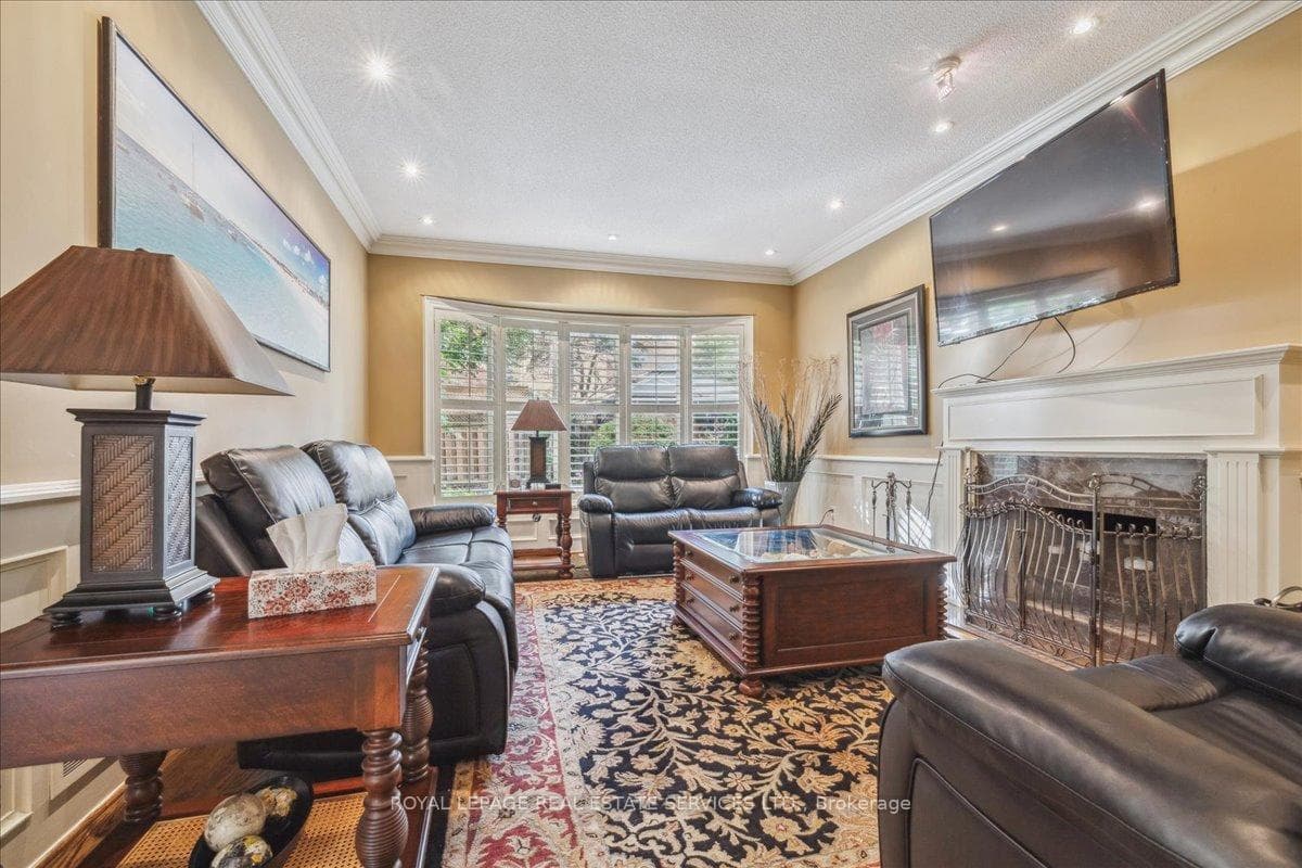 2794 Rainbow Crescent photo 8