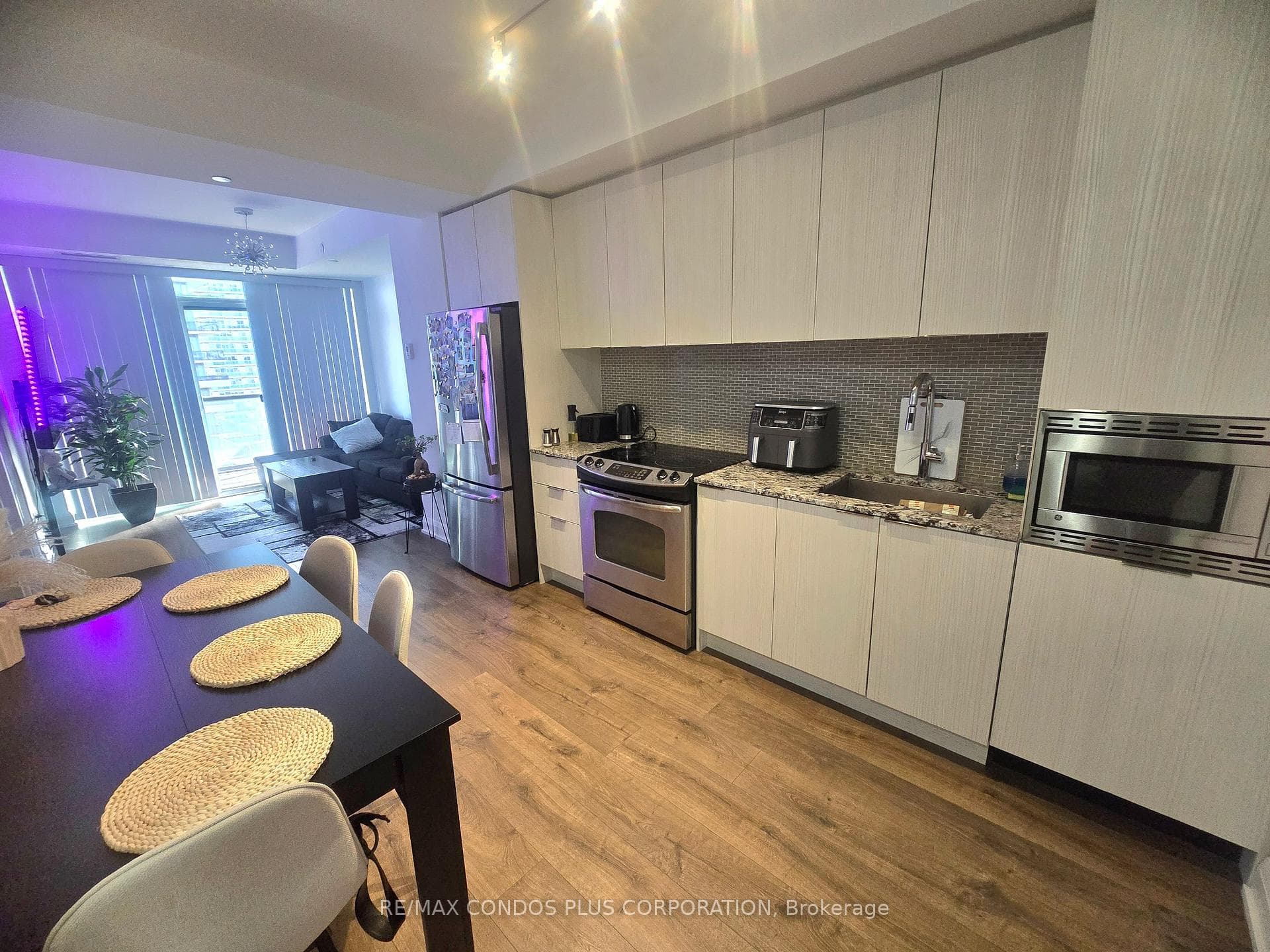 110 Marine Parade Drive Unit 1105 photo 5