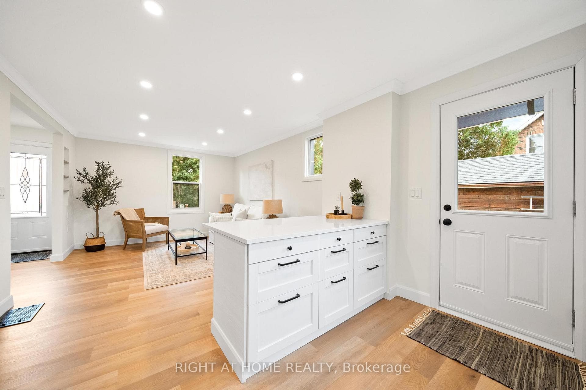 87 drummond Street photo 17