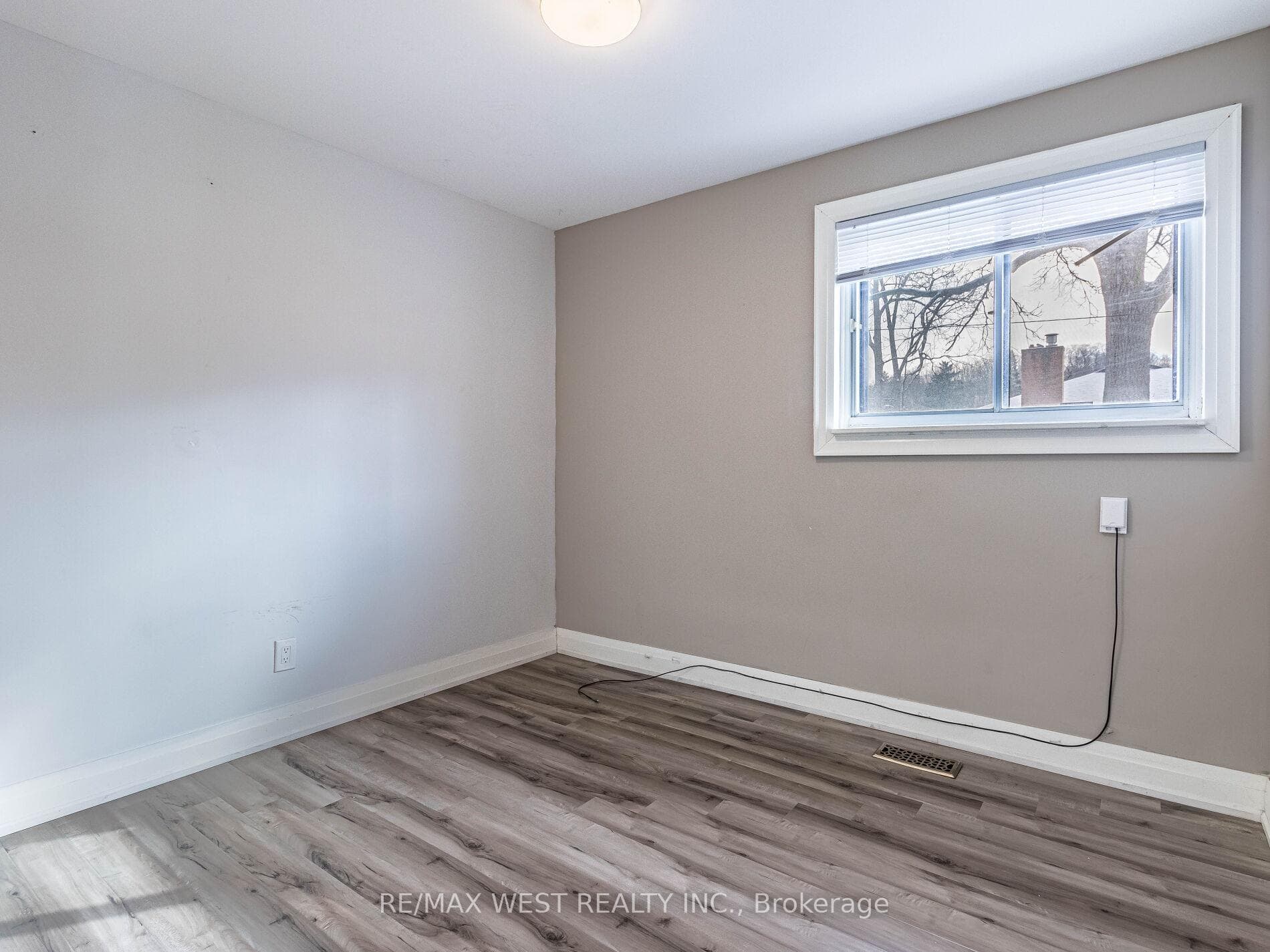 54 James Street photo 28