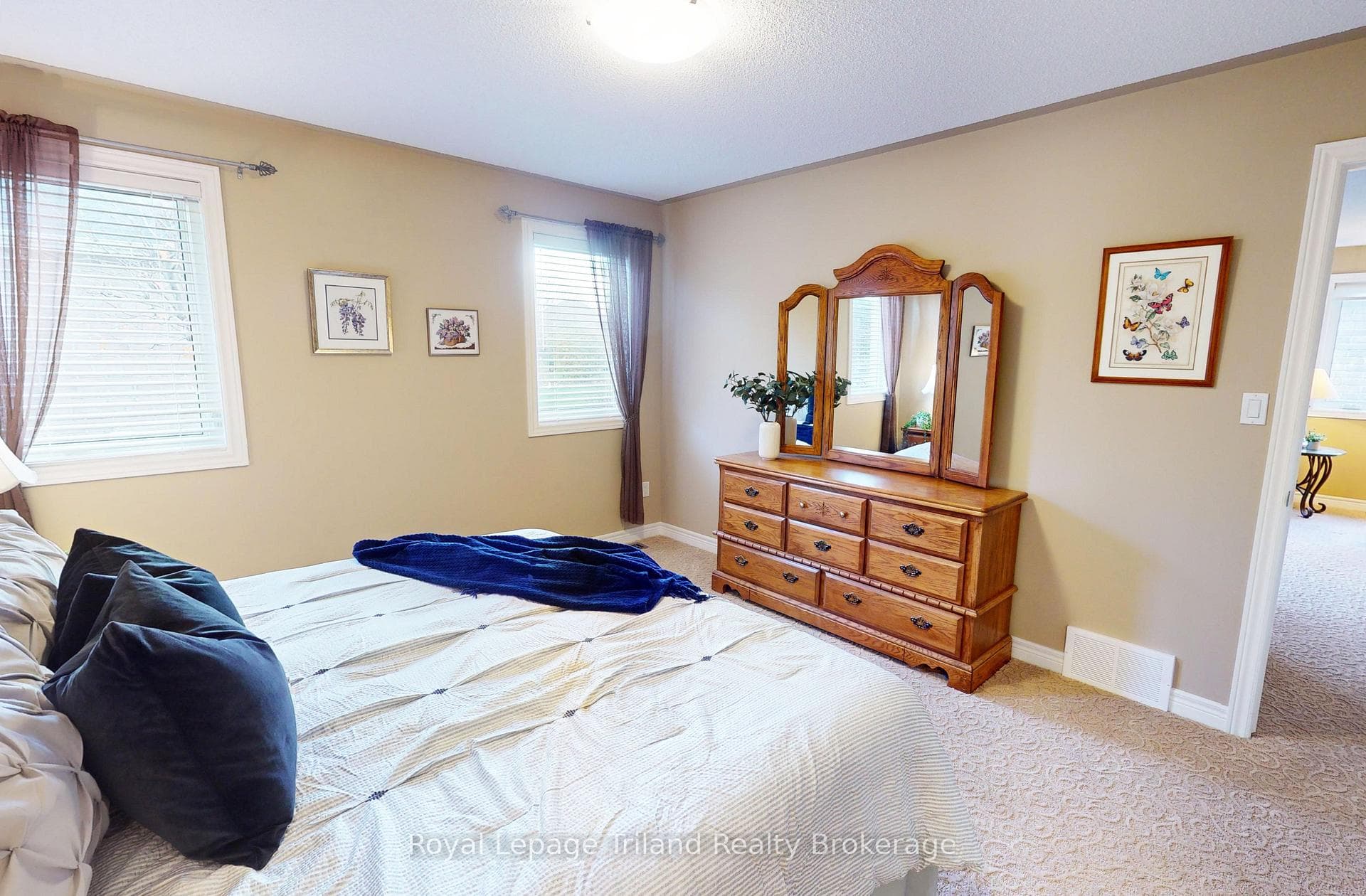 23 Hogarth Drive photo 19
