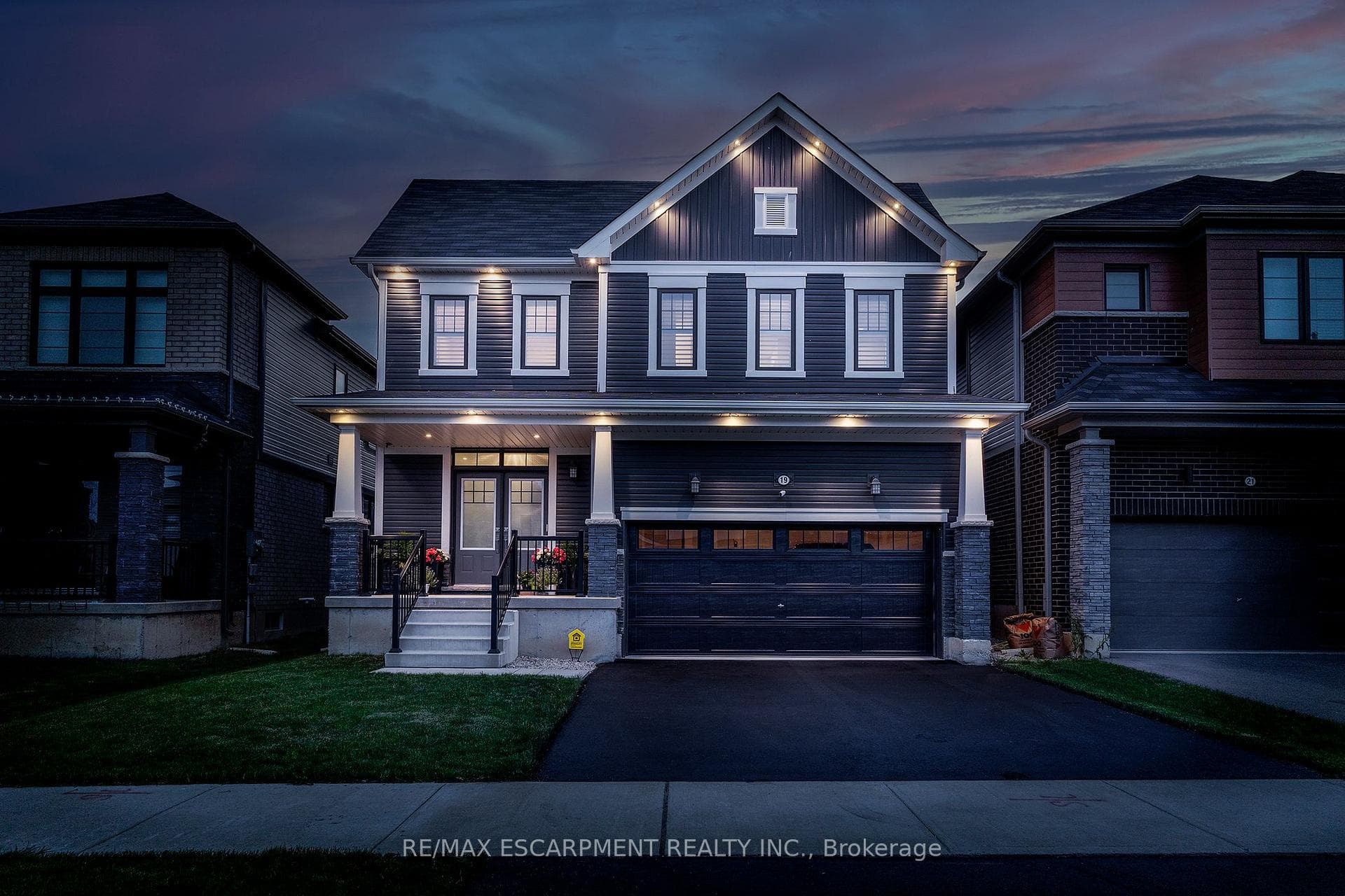 19 Lillian Way photo 2