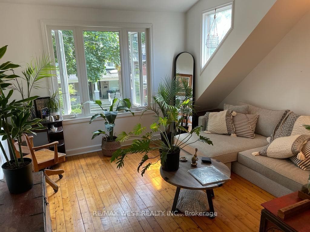 180 Bain Avenue Unit #2 photo 8
