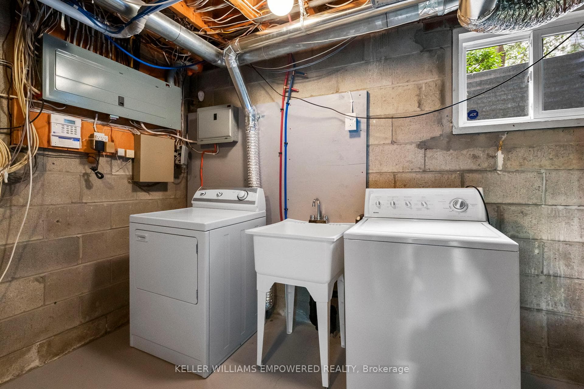 57 Tobruk Crescent photo 40