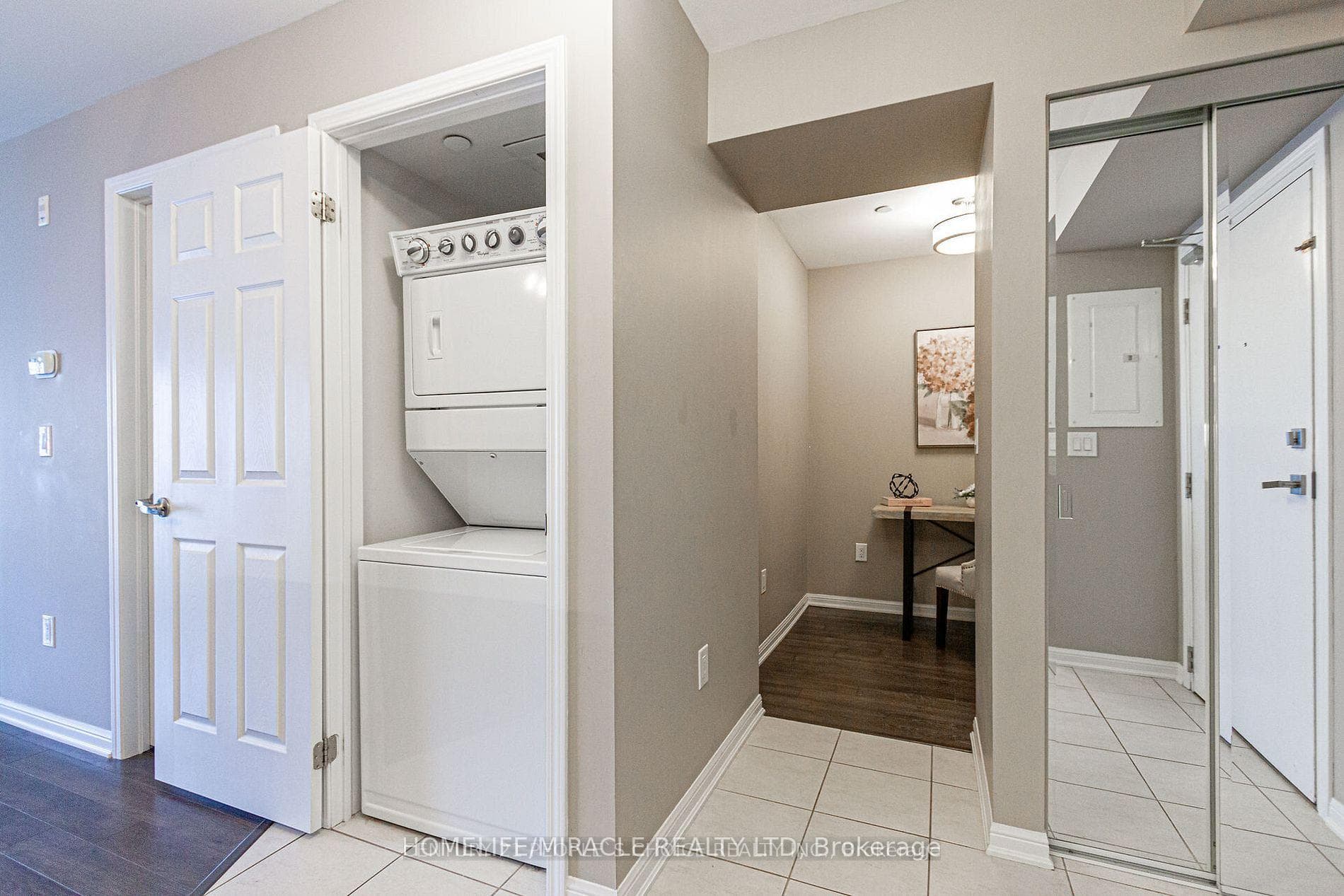 1045 Nadalin Heights Unit 211 photo 26