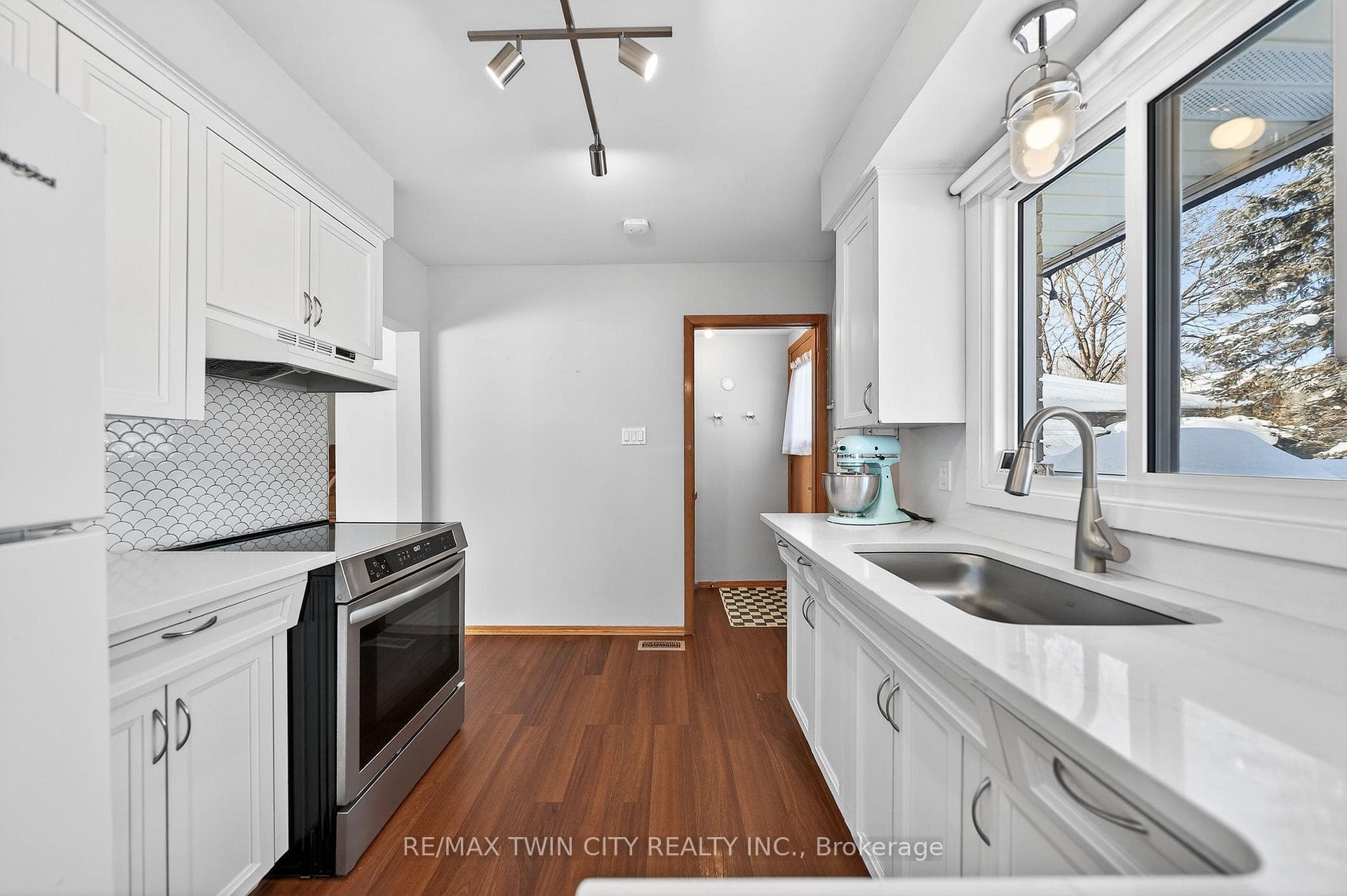 376 Greenbrook Drive photo 14
