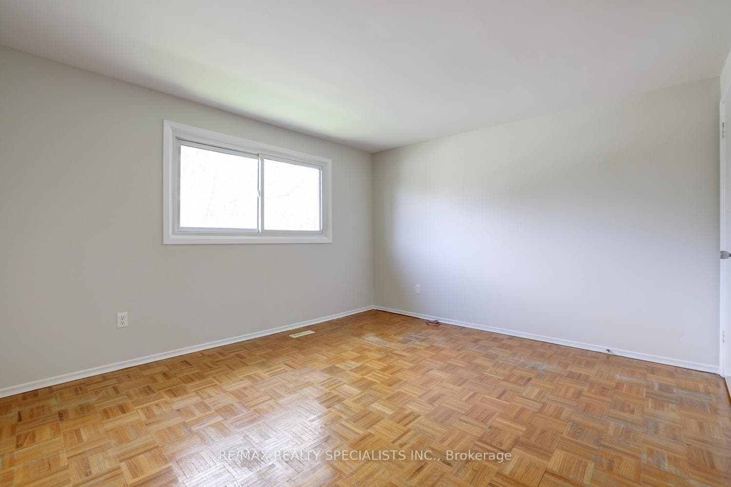 2530 Merrington Crescent photo 22