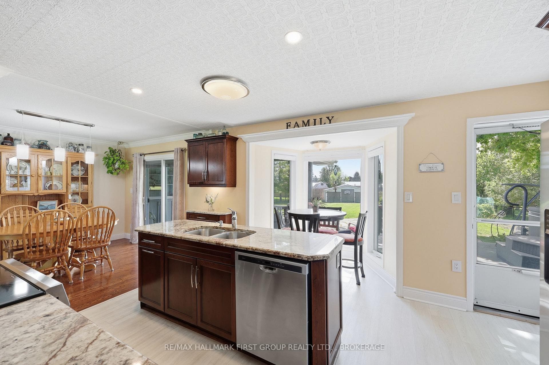 1470 Sydenham Road photo 14